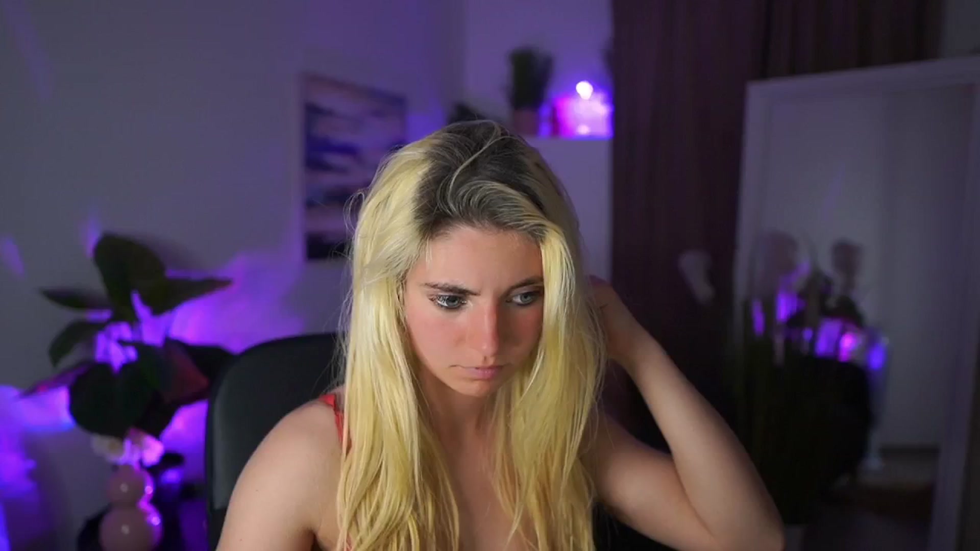 Gallery image thumbnail from Jetpearl74's myfreecams stream on, 05/04/2026, 24:51 image 19 of 20