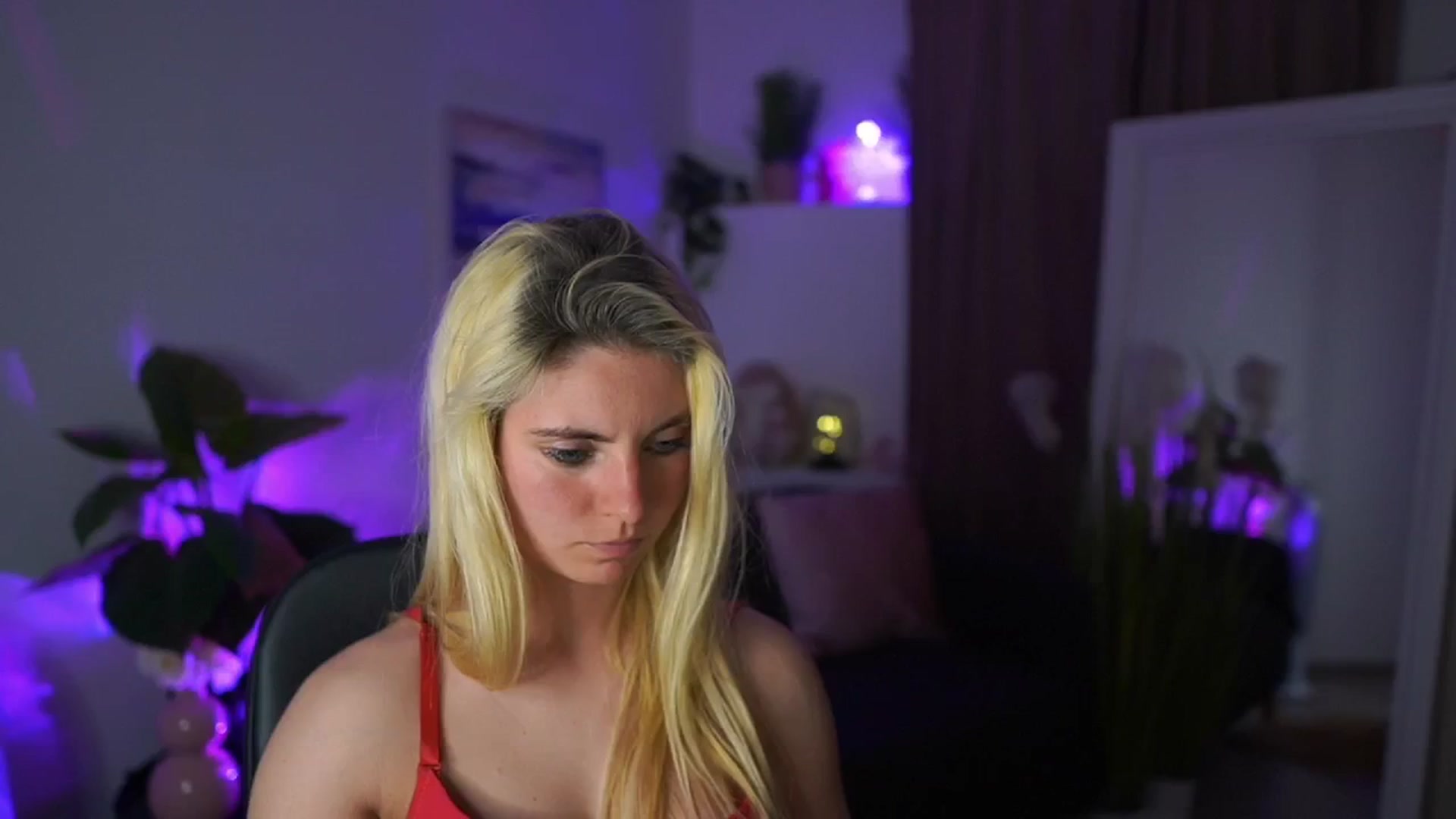 Gallery image thumbnail from Jetpearl74's myfreecams stream on, 05/04/2026, 24:51 image 11 of 20