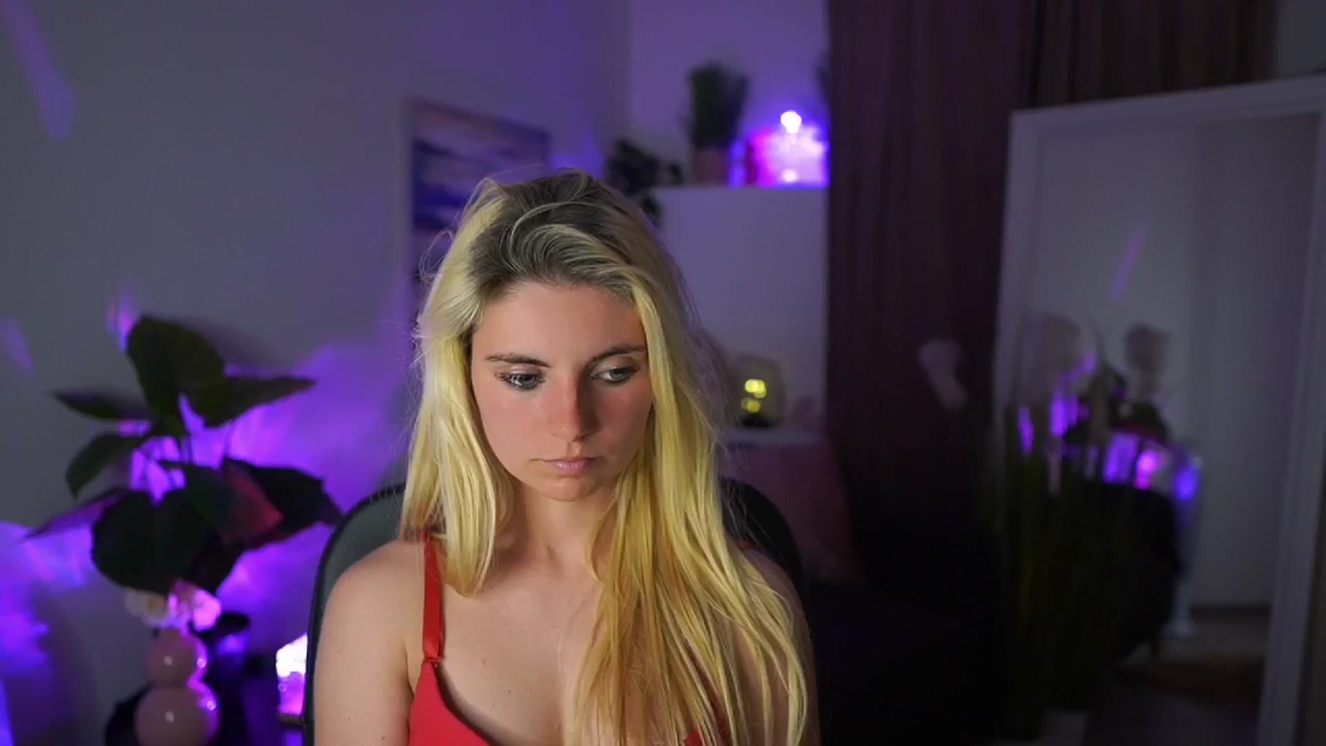 Gallery image thumbnail from Jetpearl74's myfreecams stream on, 05/04/2026, 24:51 image 6 of 20