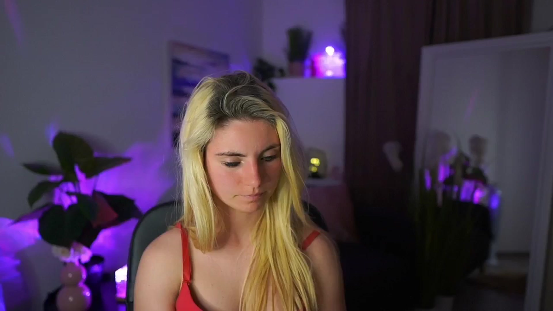 Gallery image thumbnail from Jetpearl74's myfreecams stream on, 05/04/2026, 24:51 image 13 of 20