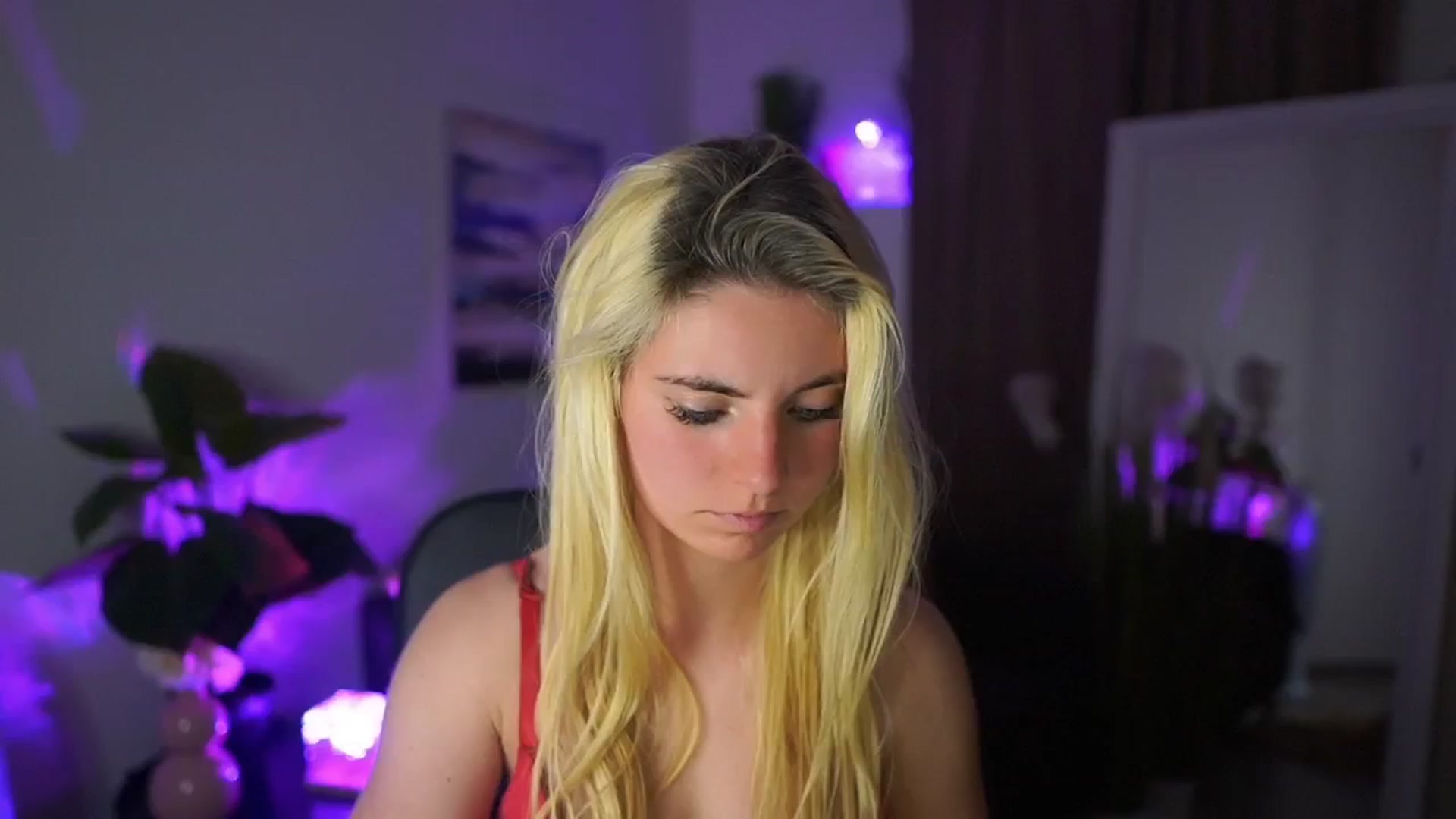 Gallery image thumbnail from Jetpearl74's myfreecams stream on, 05/04/2026, 24:51 image 17 of 20