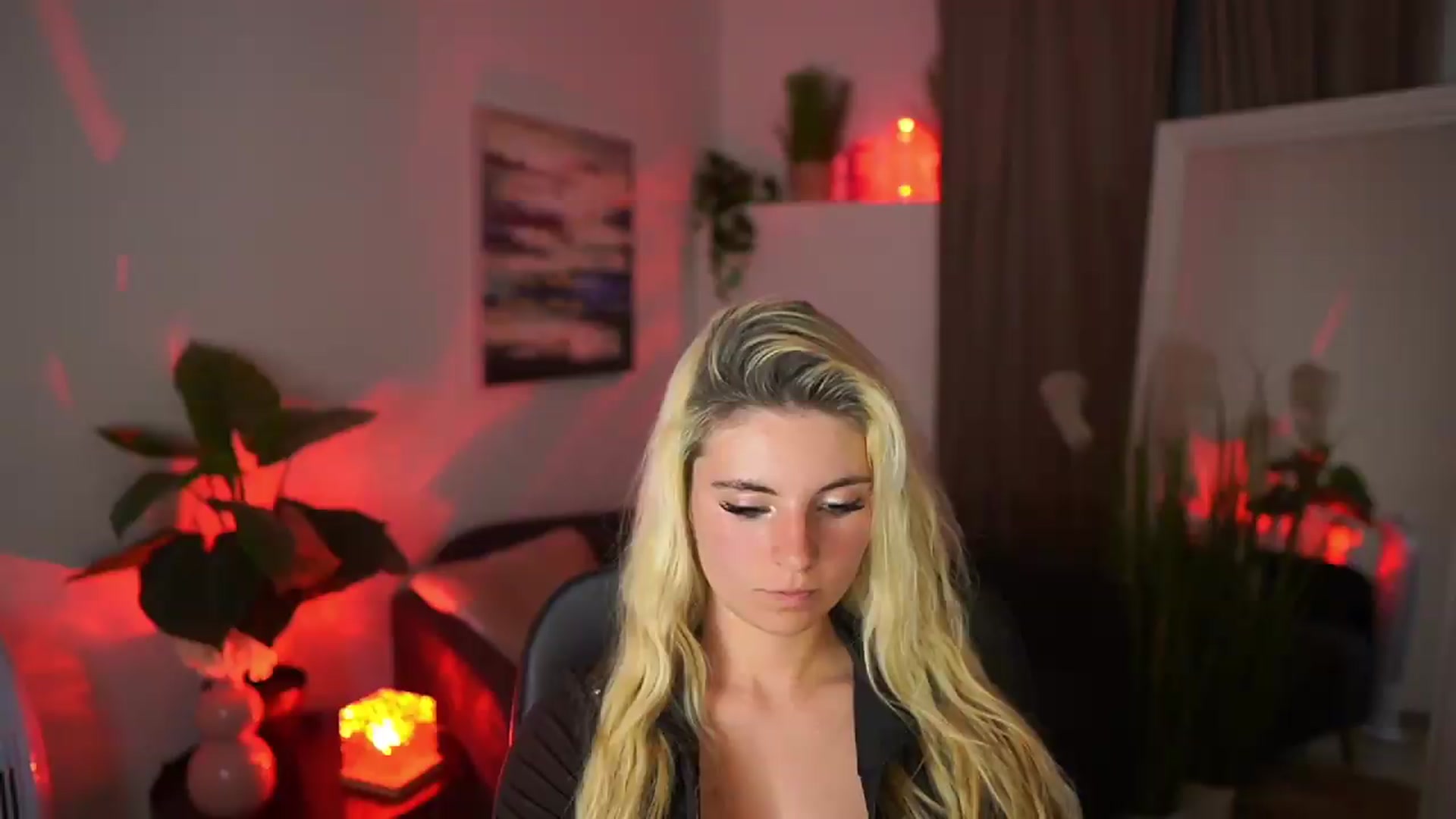Gallery image thumbnail from Jetpearl74's myfreecams stream on, 05/06/2026, 20:35 image 5 of 20
