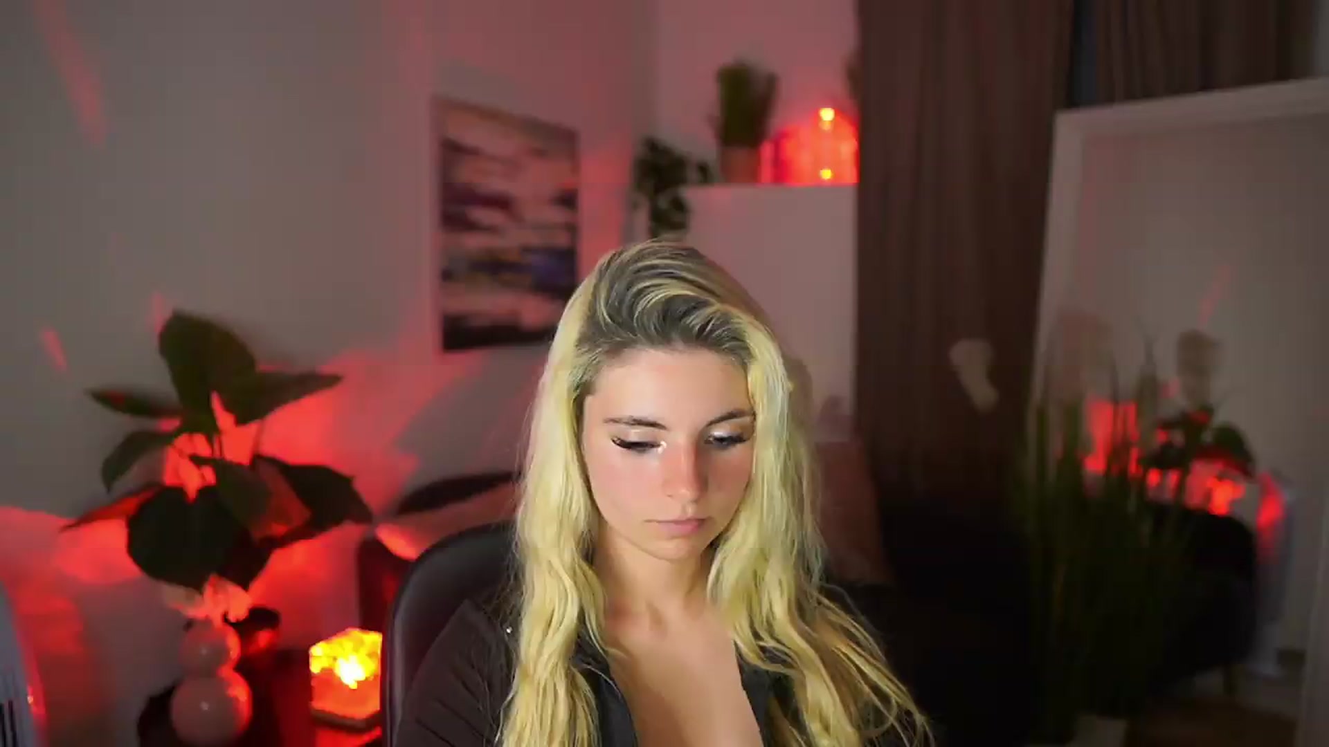 Gallery image thumbnail from Jetpearl74's myfreecams stream on, 05/06/2026, 20:35 image 10 of 20