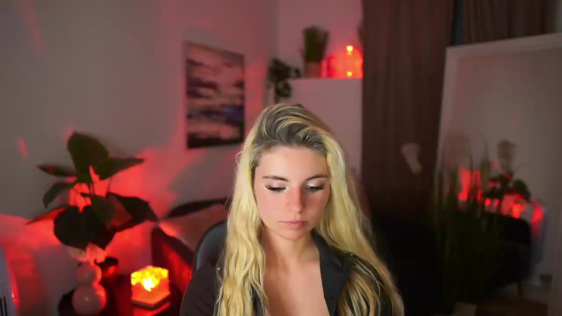 Gallery image thumbnail from Jetpearl74's myfreecams stream on, 05/06/2026, 20:35 image 2 of 20