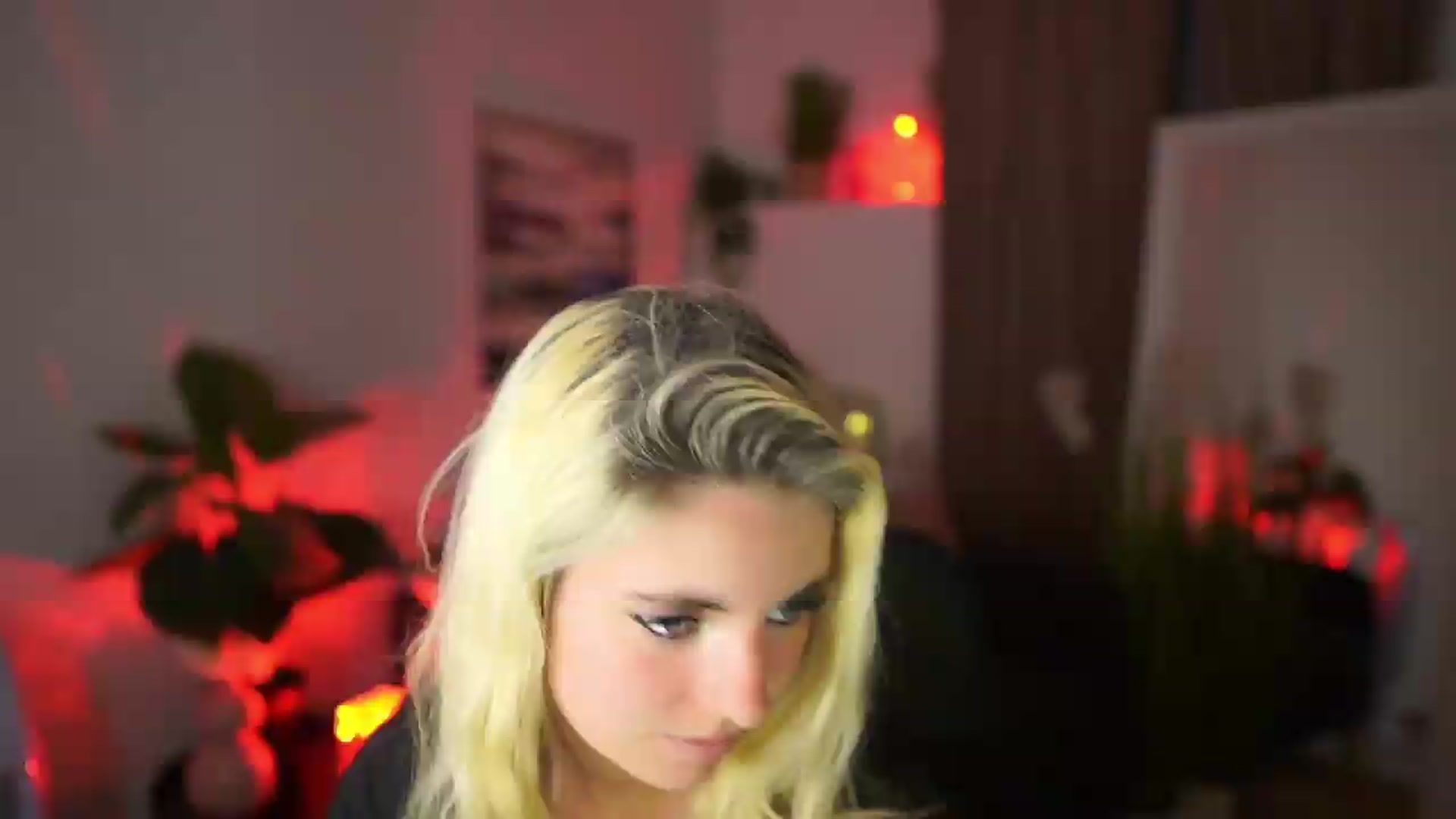 Gallery image thumbnail from Jetpearl74's myfreecams stream on, 05/06/2026, 22:19 image 1 of 20