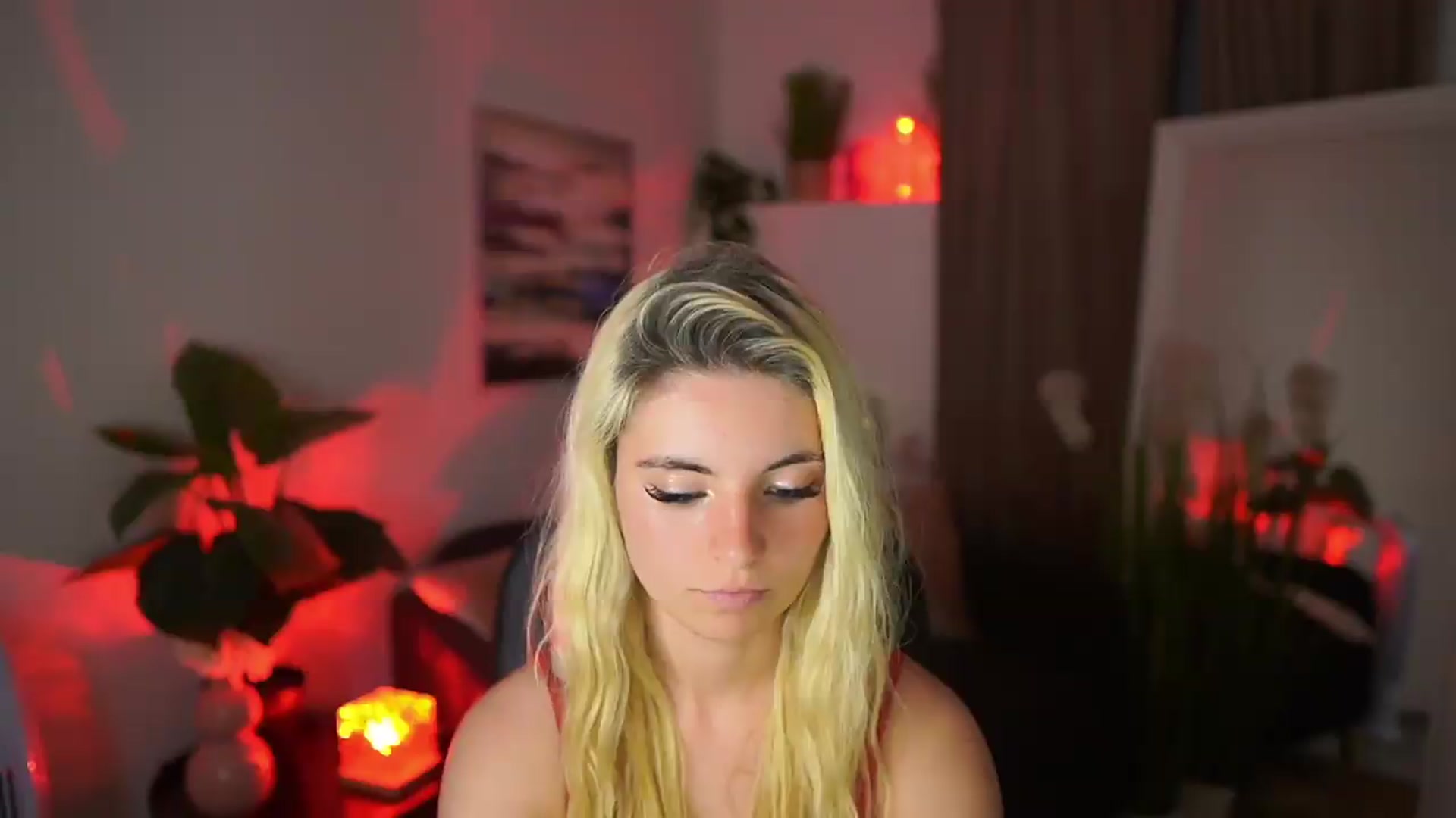Gallery image thumbnail from Jetpearl74's myfreecams stream on, 05/06/2026, 22:19 image 7 of 20