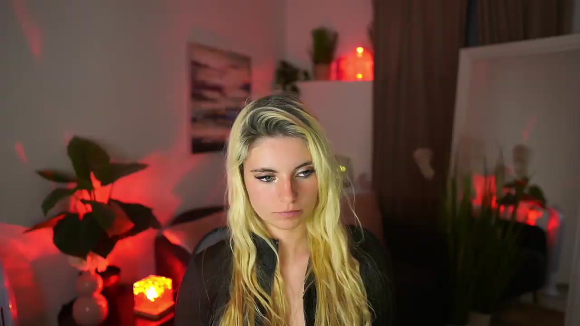 Gallery image thumbnail from Jetpearl74's myfreecams stream on, 05/06/2026, 23:24 image 6 of 20