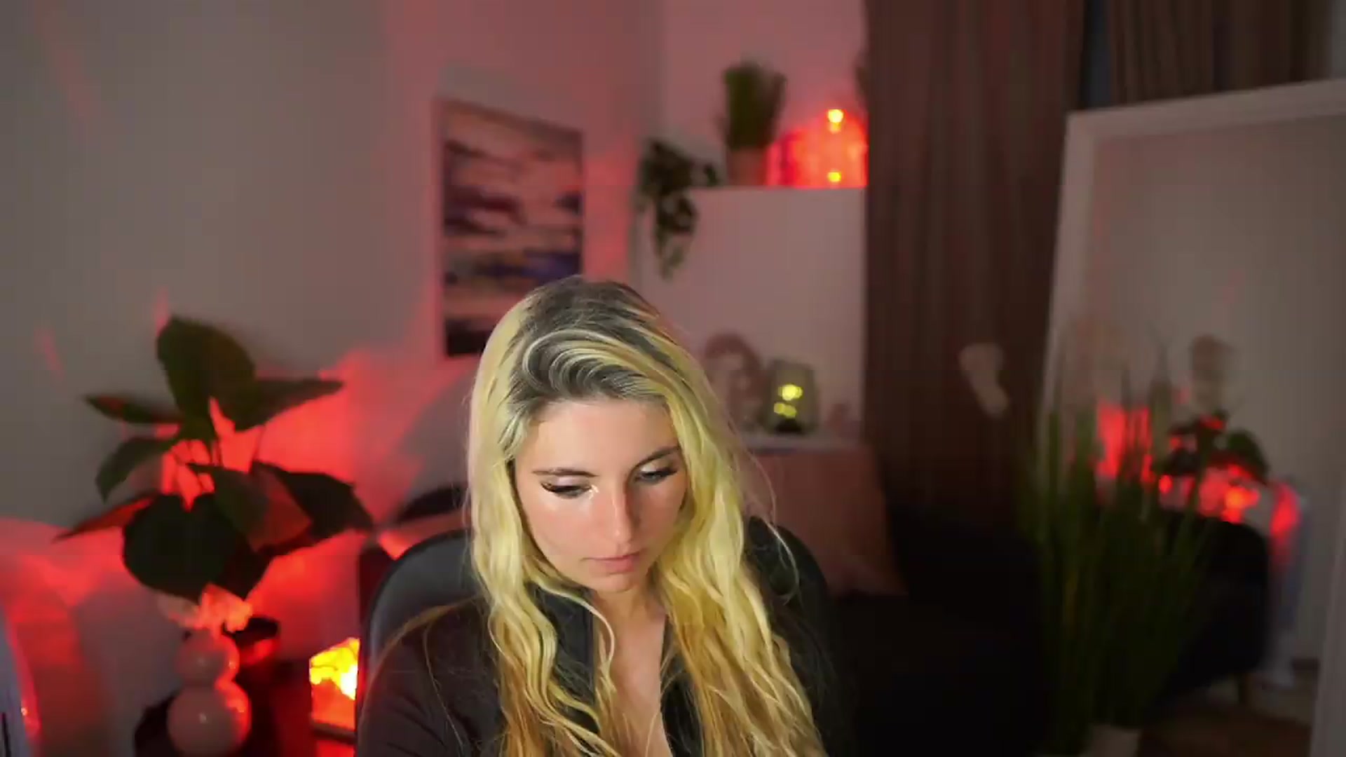 Gallery image thumbnail from Jetpearl74's myfreecams stream on, 05/06/2026, 23:24 image 5 of 20