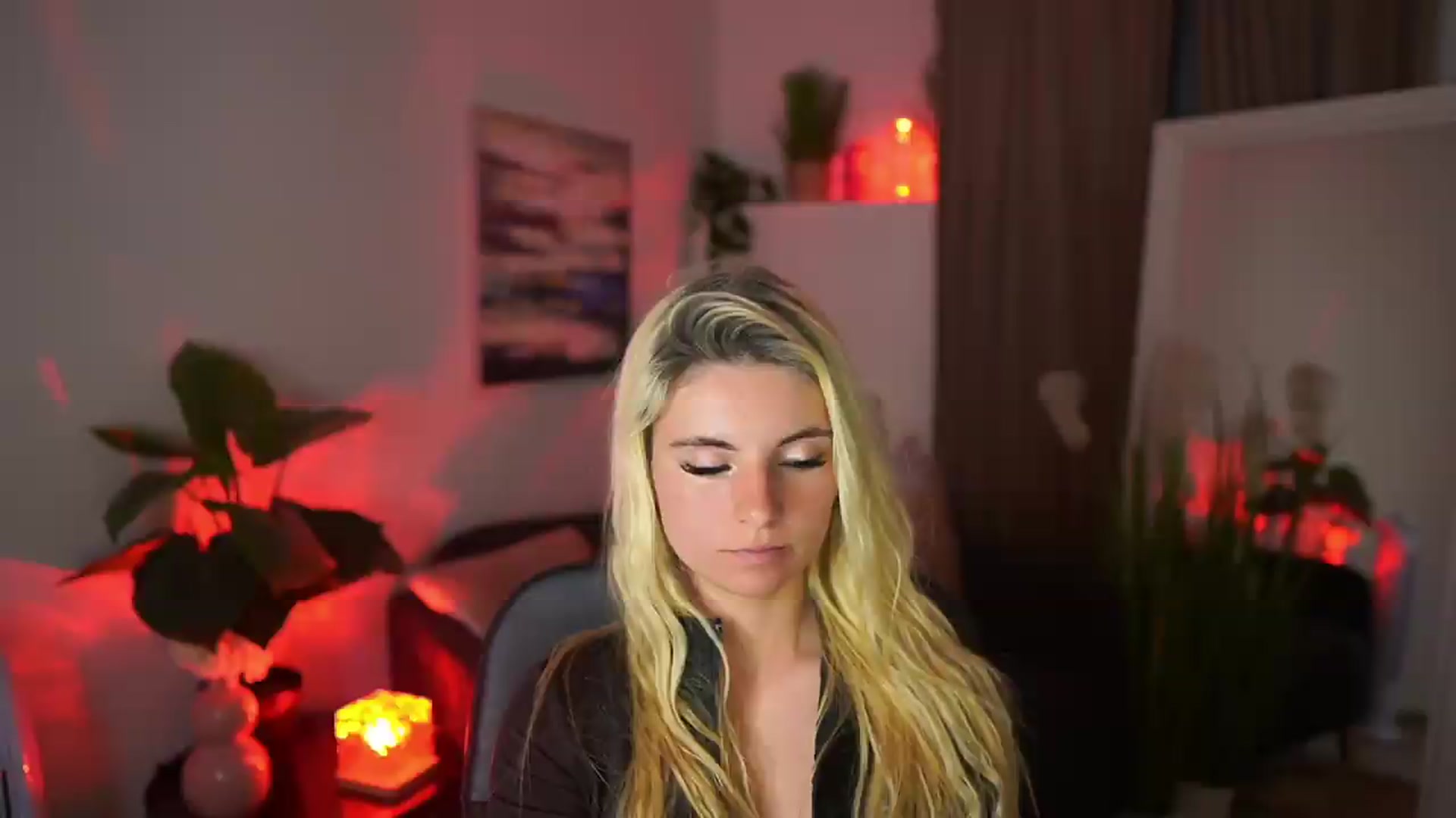 Gallery image thumbnail from Jetpearl74's myfreecams stream on, 05/06/2026, 23:24 image 1 of 20