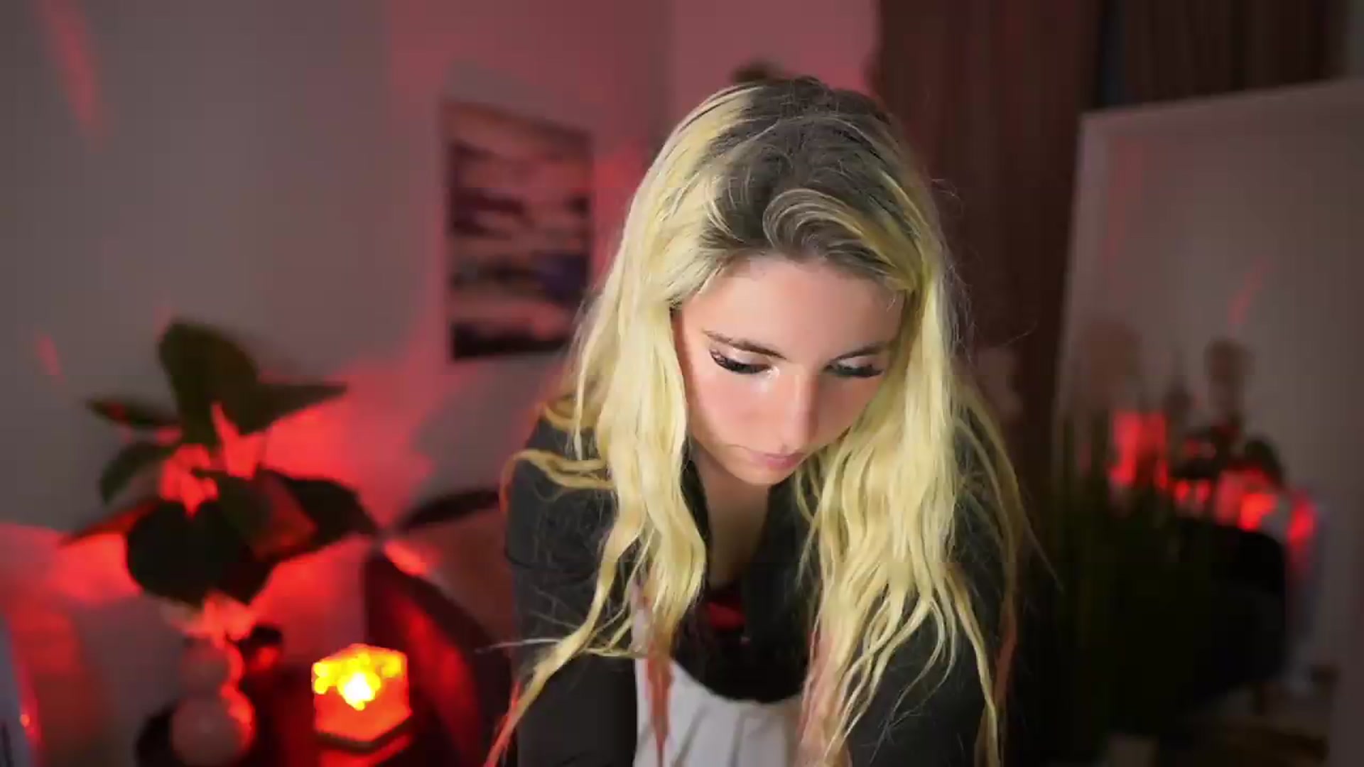 Gallery image thumbnail from Jetpearl74's myfreecams stream on, 05/07/2026, 01:08 image 7 of 20