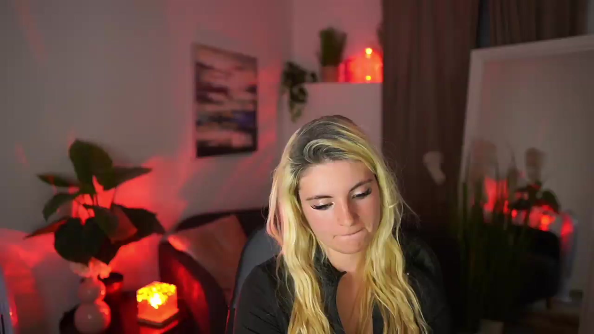 Gallery image thumbnail from Jetpearl74's myfreecams stream on, 05/07/2026, 01:08 image 1 of 20