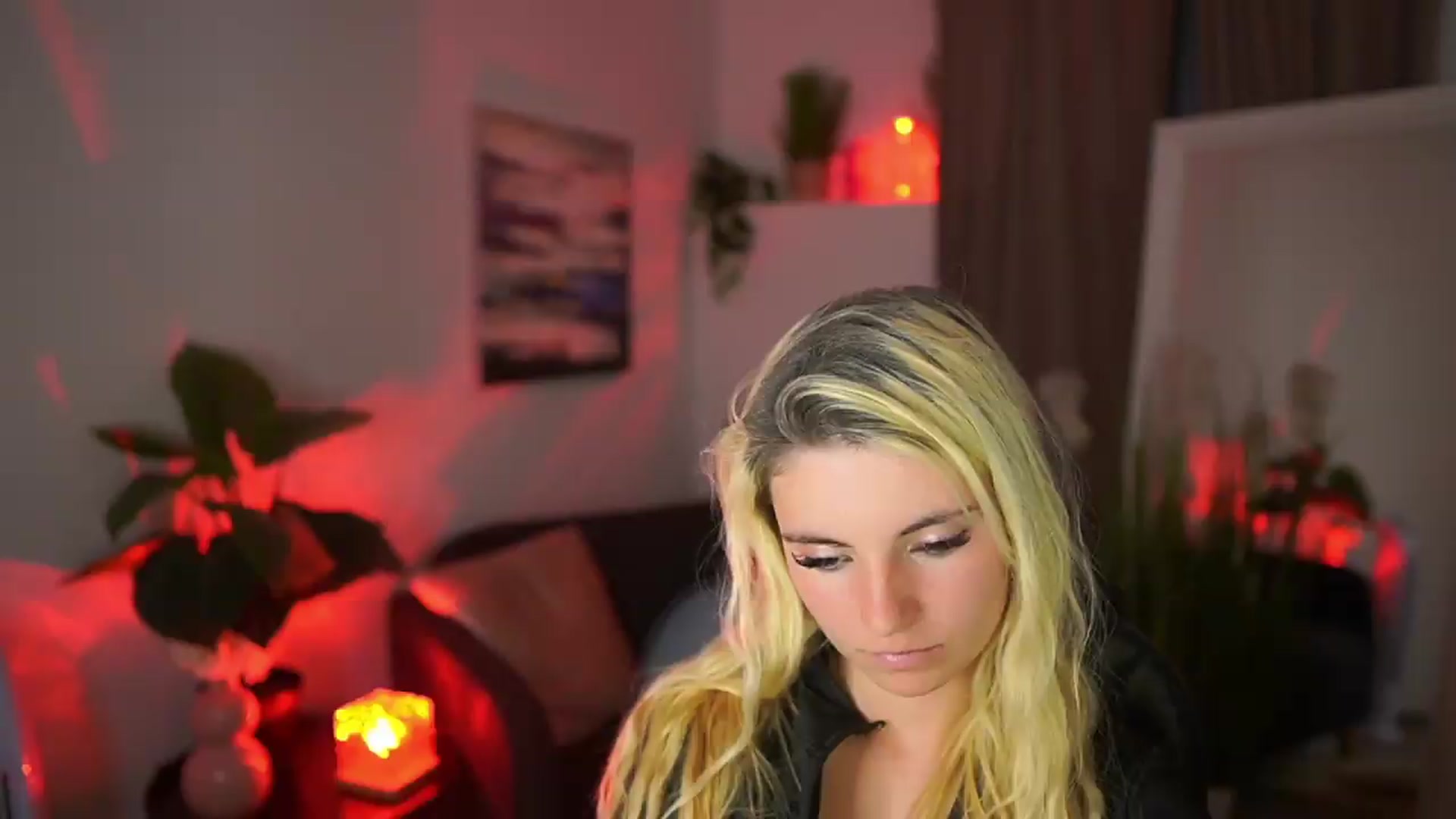 Gallery image thumbnail from Jetpearl74's myfreecams stream on, 05/07/2026, 01:08 image 6 of 20