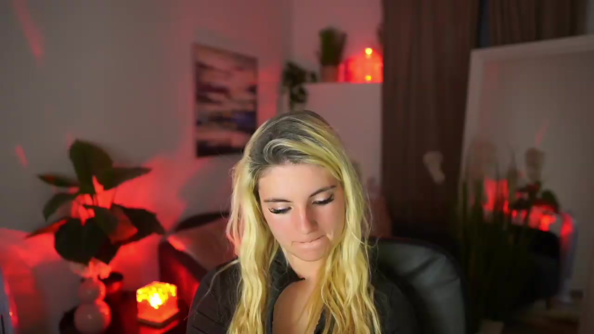 Gallery image thumbnail from Jetpearl74's myfreecams stream on, 05/07/2026, 01:08 image 2 of 20