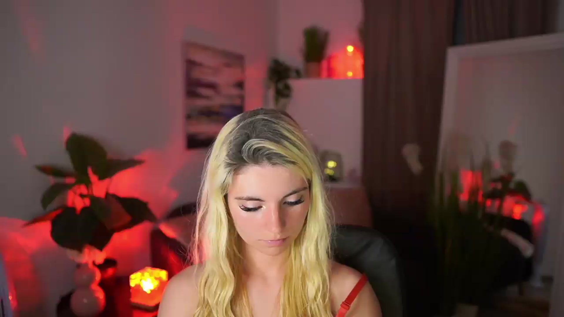 Gallery image thumbnail from Jetpearl74's myfreecams stream on, 05/07/2026, 01:08 image 12 of 20
