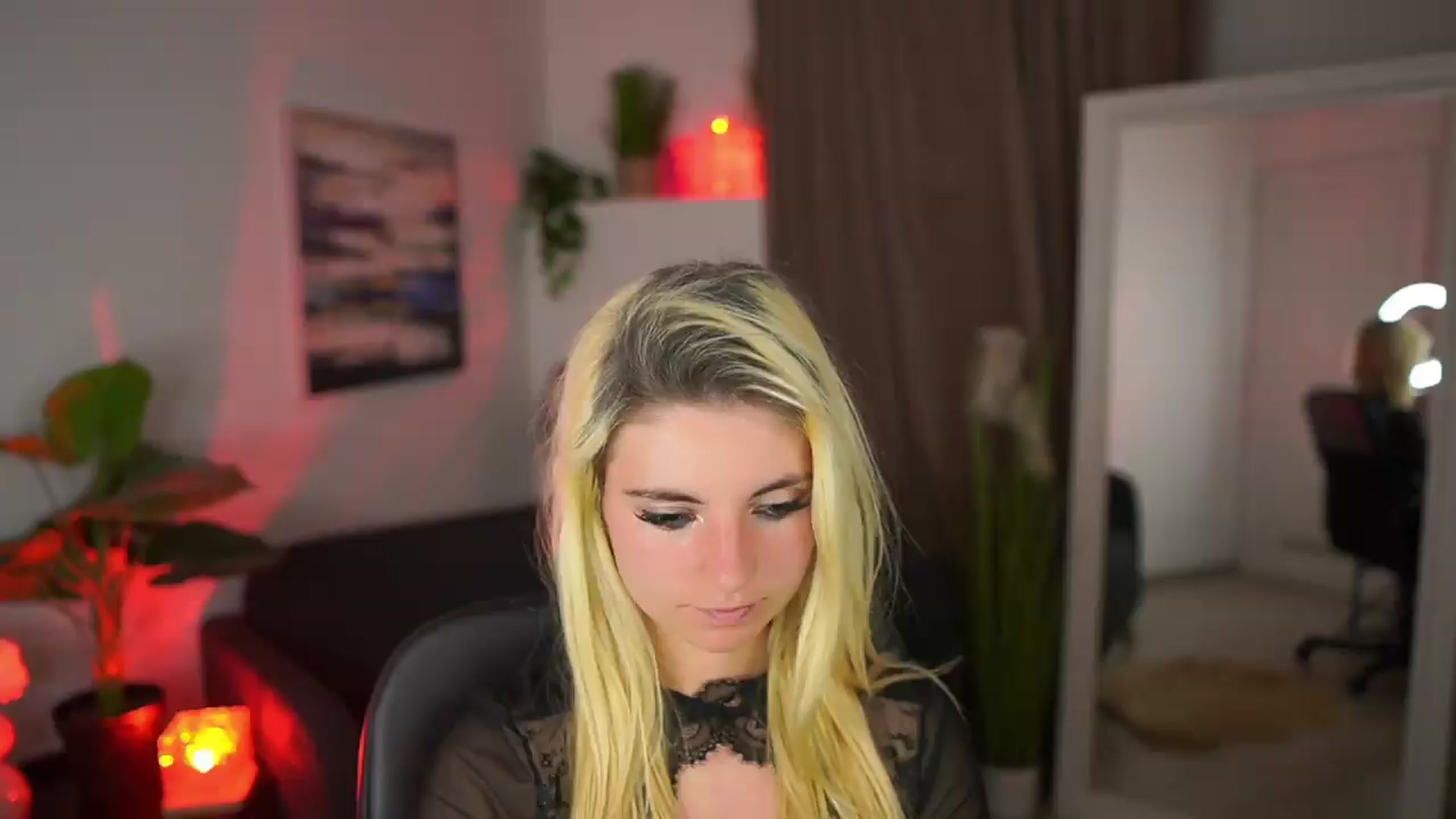 Gallery image thumbnail from Jetpearl74's myfreecams stream on, 05/13/2026, 21:25 image 9 of 20