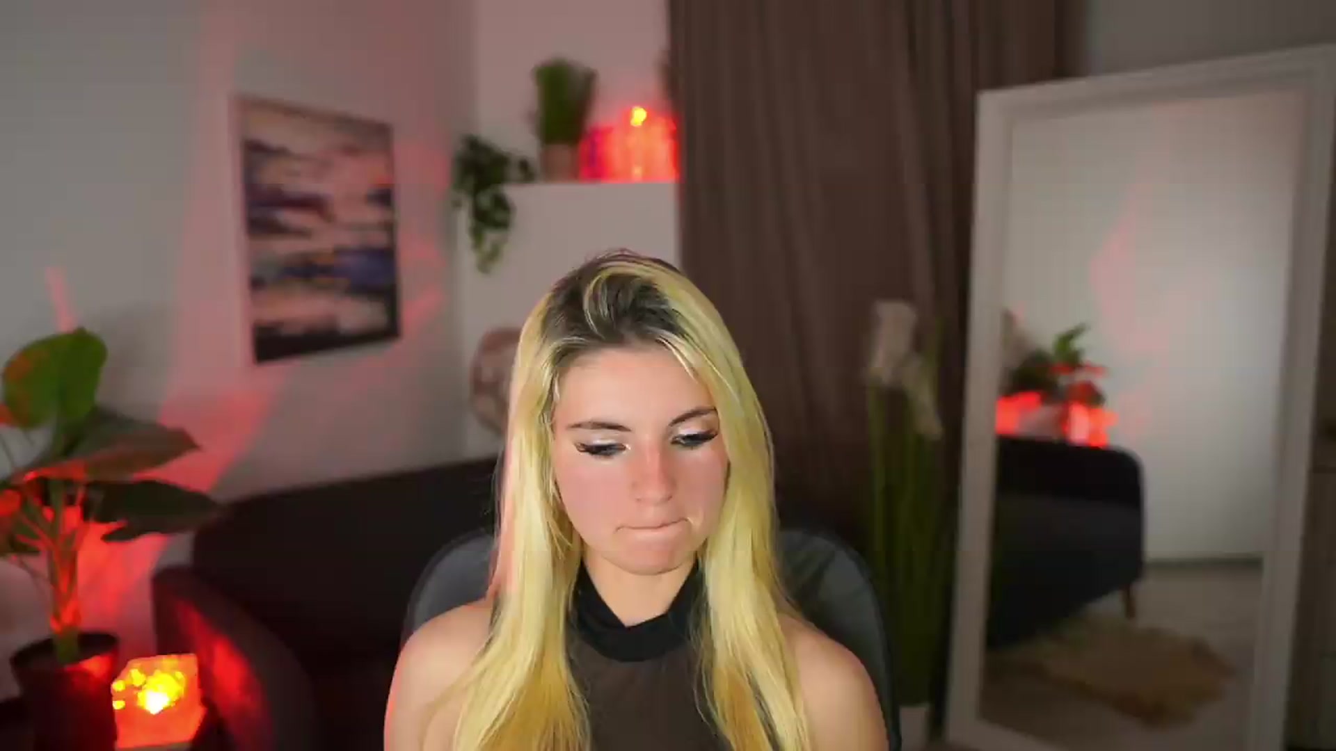 Gallery image thumbnail from Jetpearl74's myfreecams stream on, 05/14/2026, 18:39 image 1 of 20