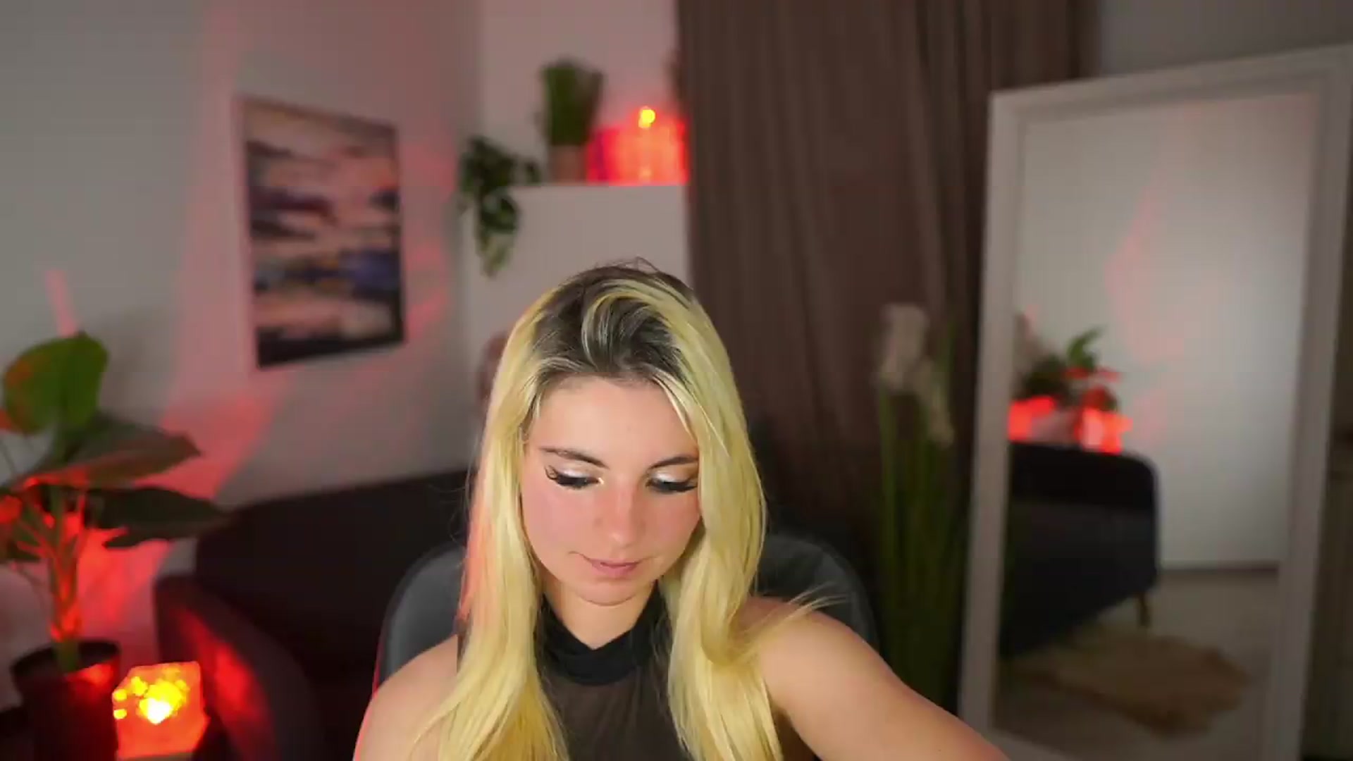 Gallery image thumbnail from Jetpearl74's myfreecams stream on, 05/14/2026, 18:39 image 2 of 20