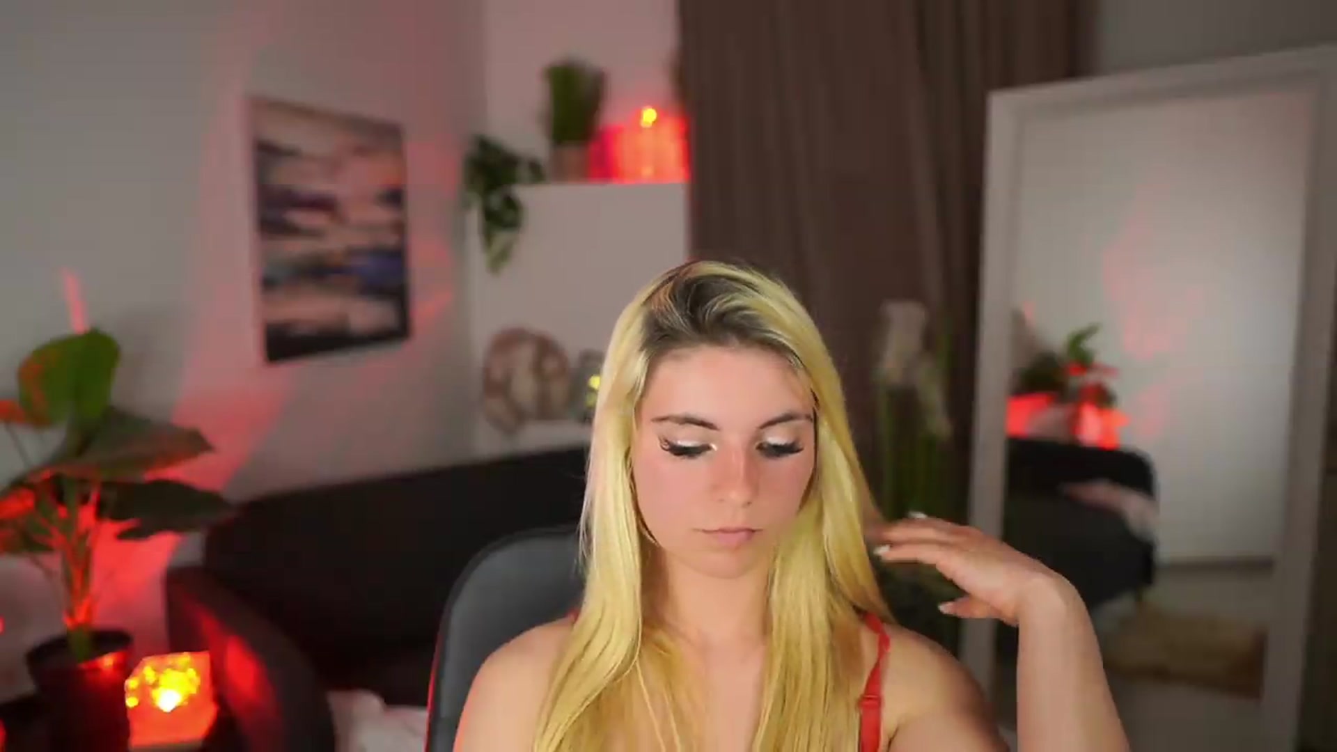 Gallery image thumbnail from Jetpearl74's myfreecams stream on, 05/14/2026, 20:29 image 6 of 20
