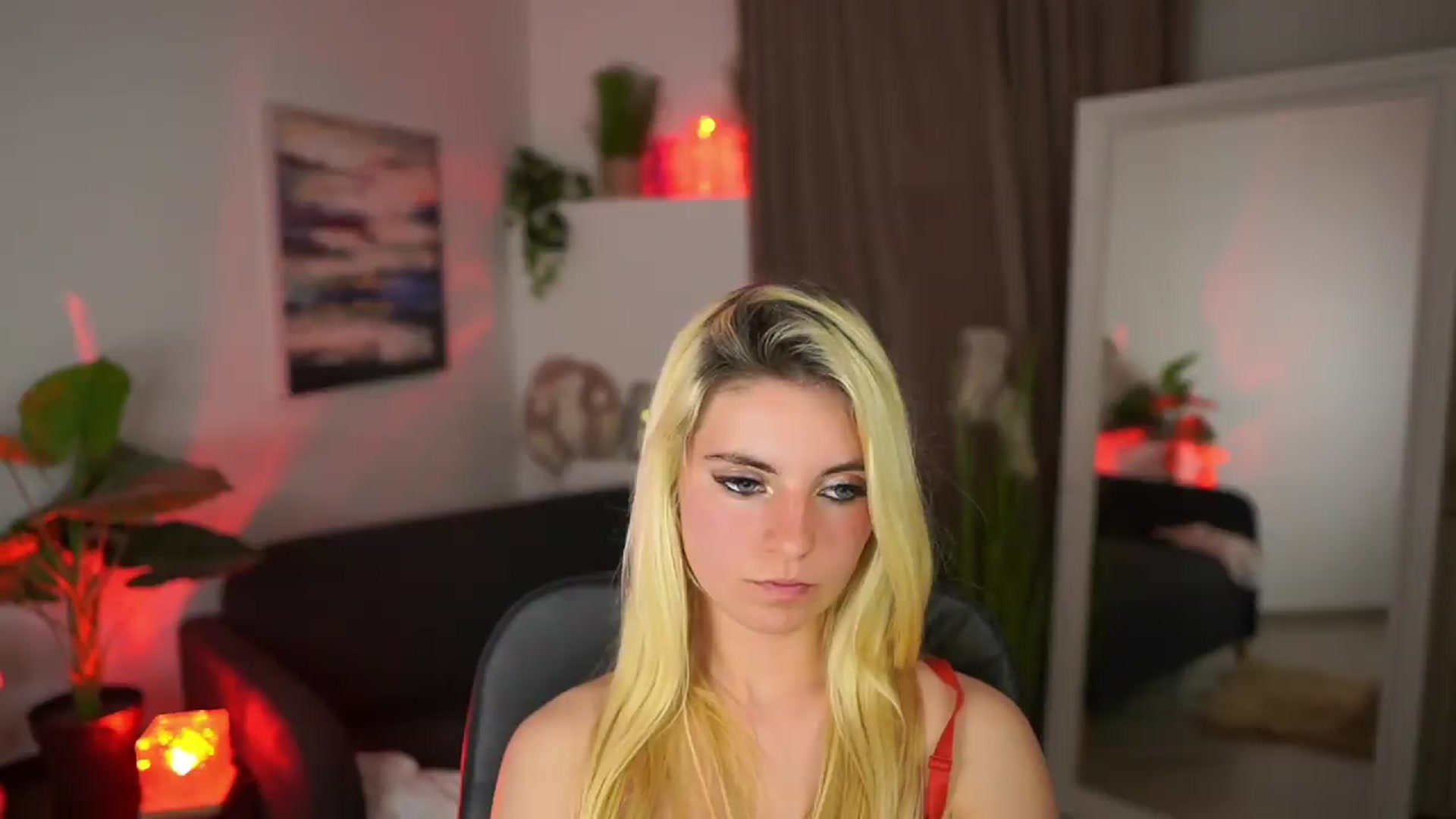 Gallery image thumbnail from Jetpearl74's myfreecams stream on, 05/14/2026, 20:29 image 5 of 20