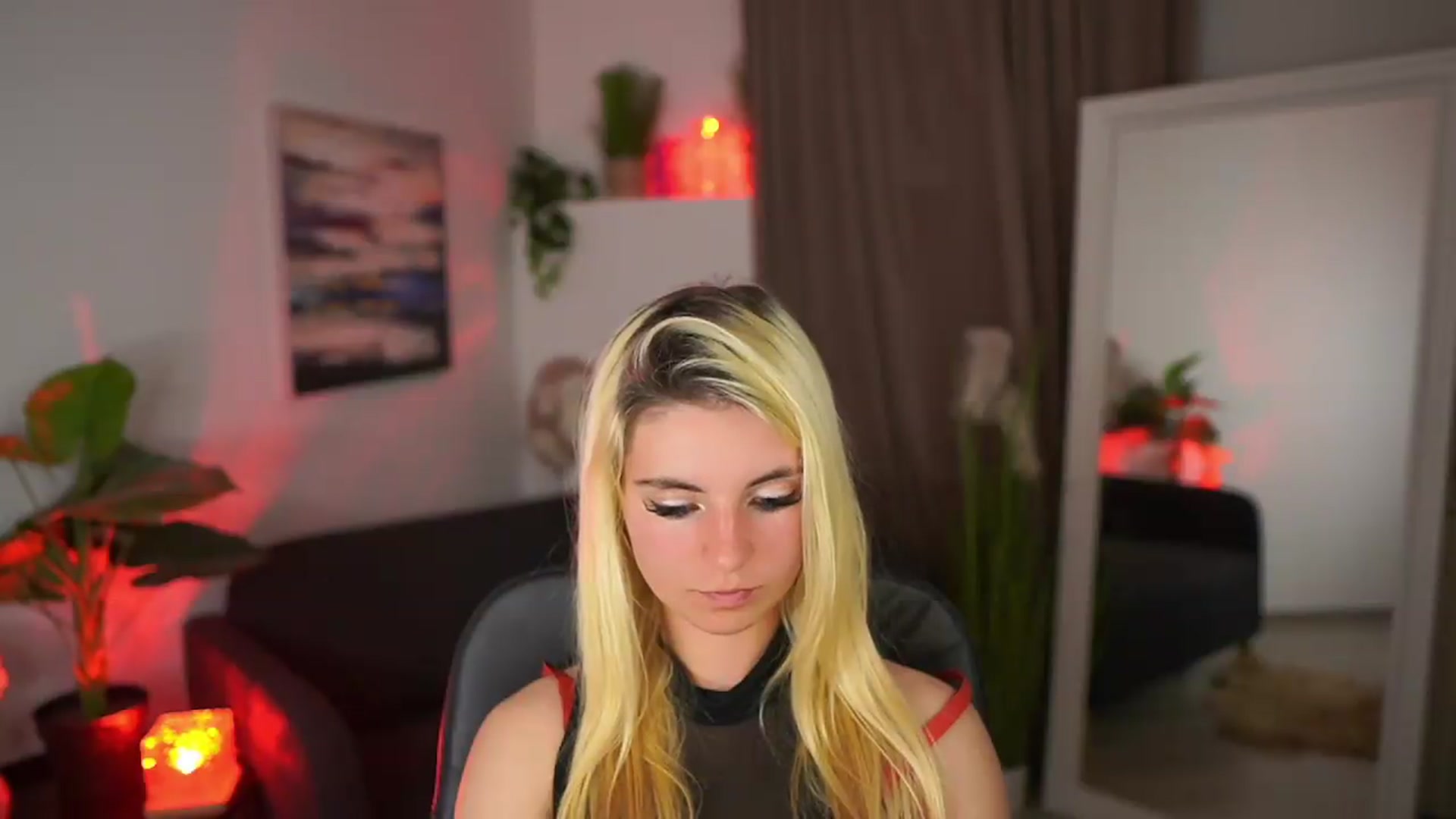 Gallery image thumbnail from Jetpearl74's myfreecams stream on, 05/14/2026, 20:29 image 20 of 20