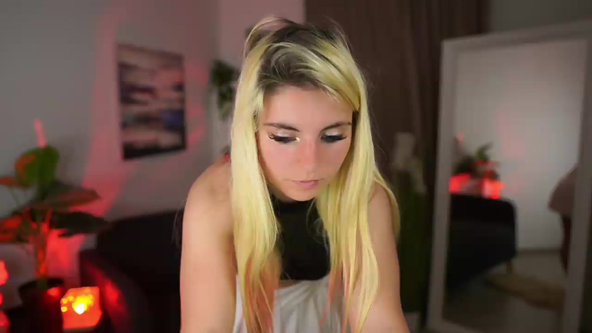 Gallery image thumbnail from Jetpearl74's myfreecams stream on, 05/14/2026, 22:00 image 2 of 20