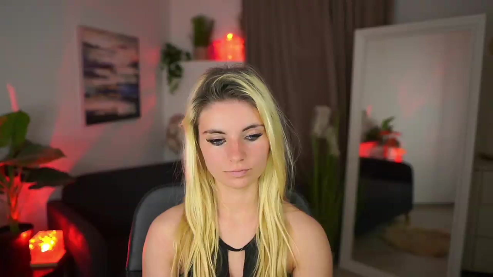 Gallery image thumbnail from Jetpearl74's myfreecams stream on, 05/18/2026, 24:58 image 19 of 20