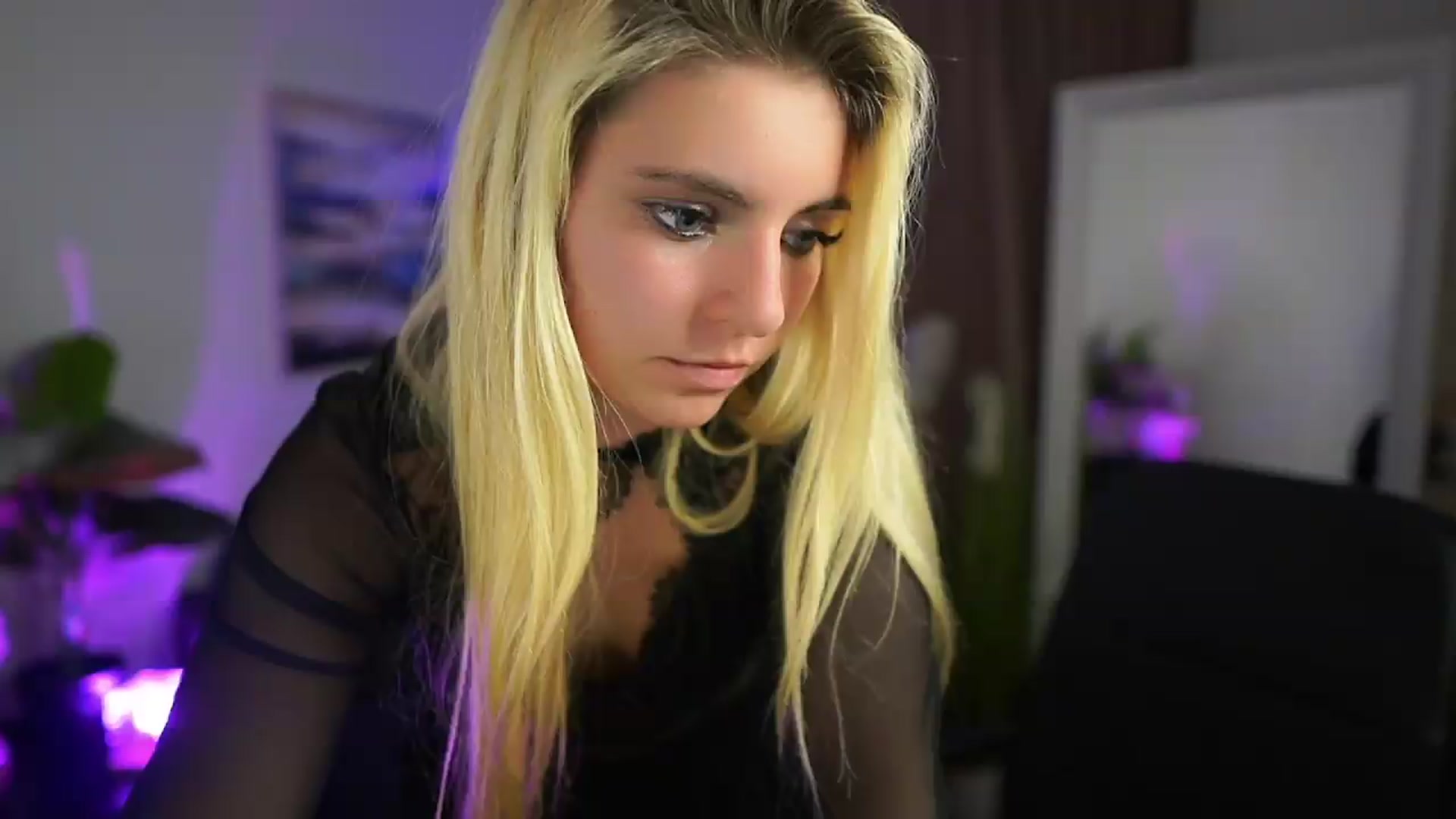 Gallery image thumbnail from Jetpearl74's myfreecams stream on, 05/20/2026, 20:02 image 2 of 20