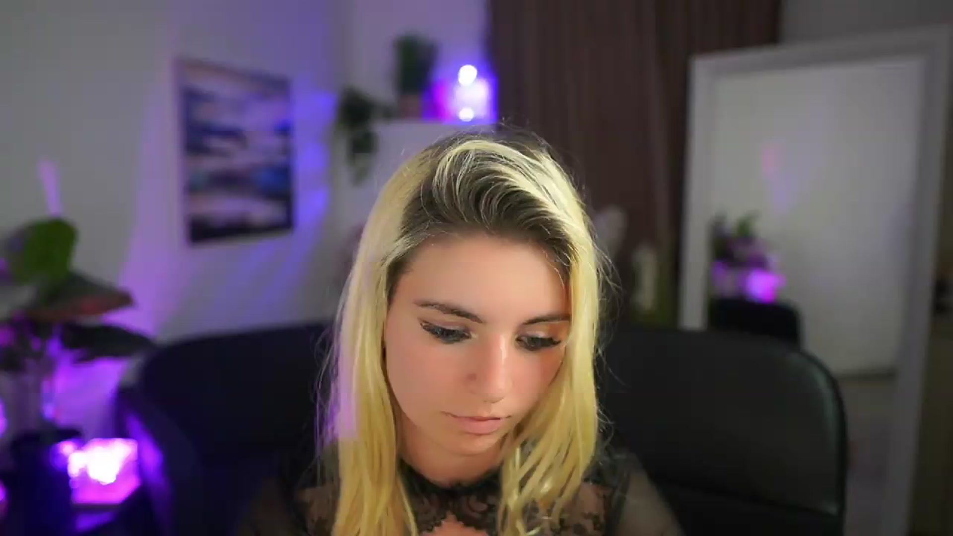 Gallery image thumbnail from Jetpearl74's myfreecams stream on, 05/20/2026, 20:02 image 9 of 20