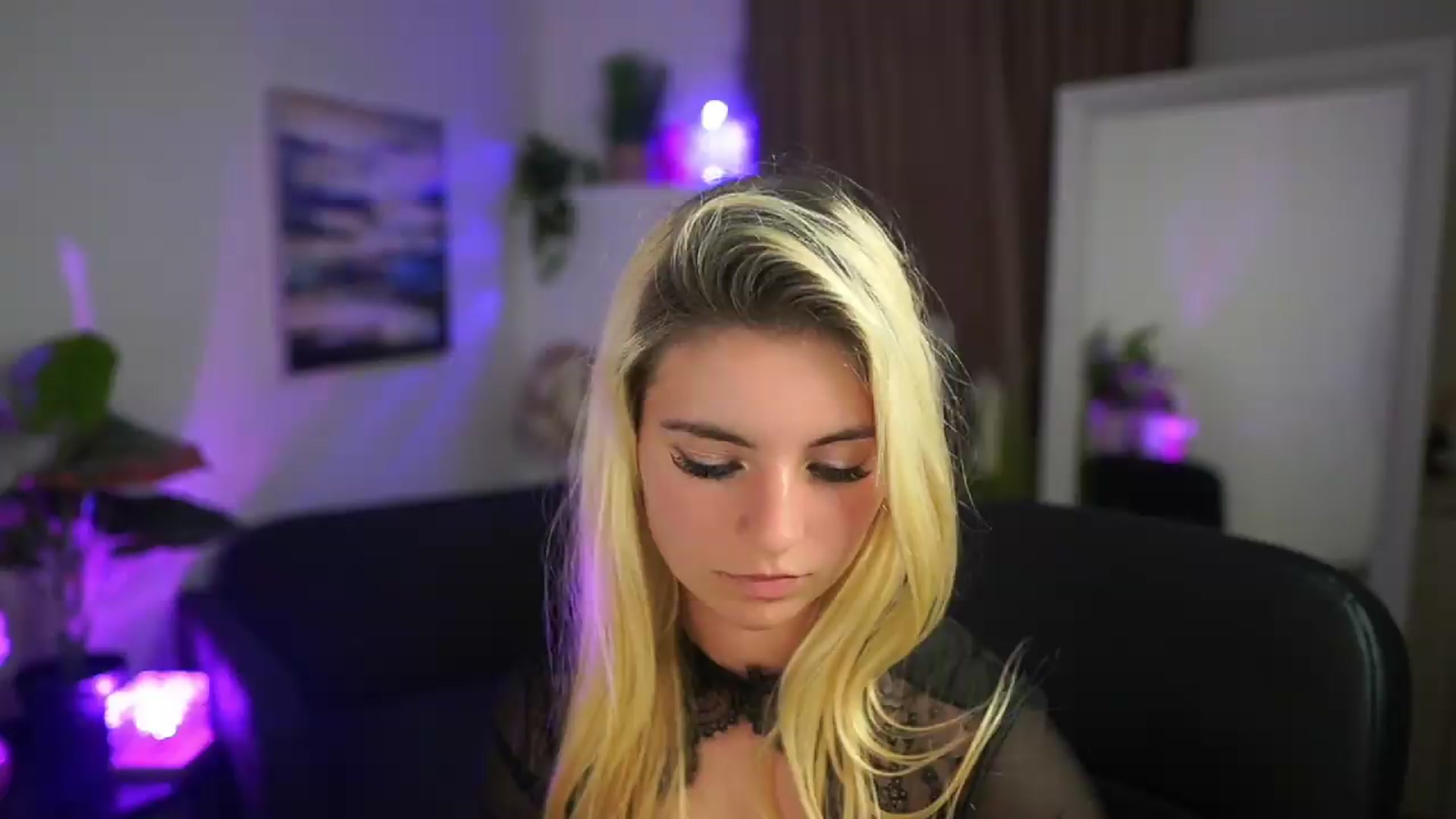 Gallery image thumbnail from Jetpearl74's myfreecams stream on, 05/20/2026, 20:02 image 5 of 20