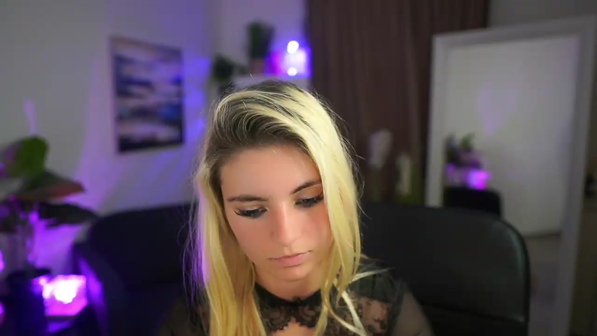 Gallery image thumbnail from Jetpearl74's myfreecams stream on, 05/20/2026, 20:02 image 8 of 20