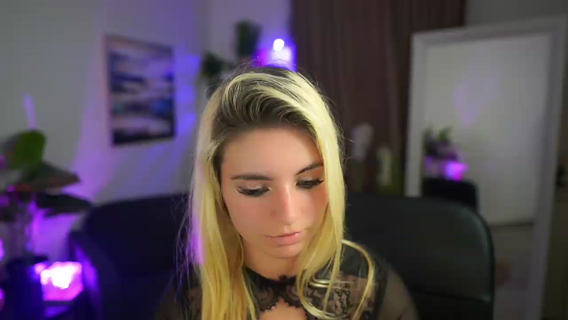 Gallery image thumbnail from Jetpearl74's myfreecams stream on, 05/20/2026, 20:02 image 17 of 20