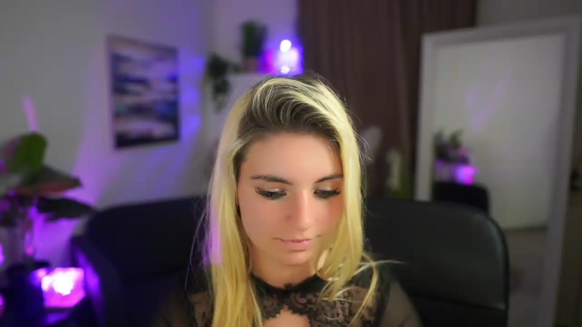 Gallery image thumbnail from Jetpearl74's myfreecams stream on, 05/20/2026, 20:02 image 12 of 20