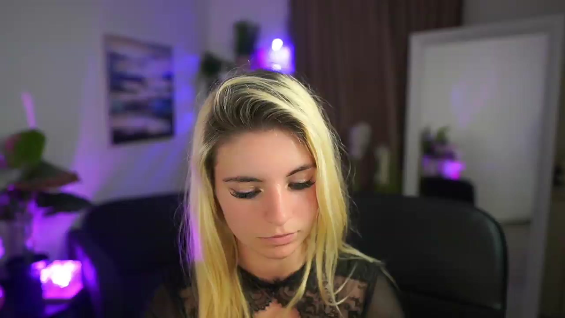 Gallery image thumbnail from Jetpearl74's myfreecams stream on, 05/20/2026, 20:02 image 6 of 20