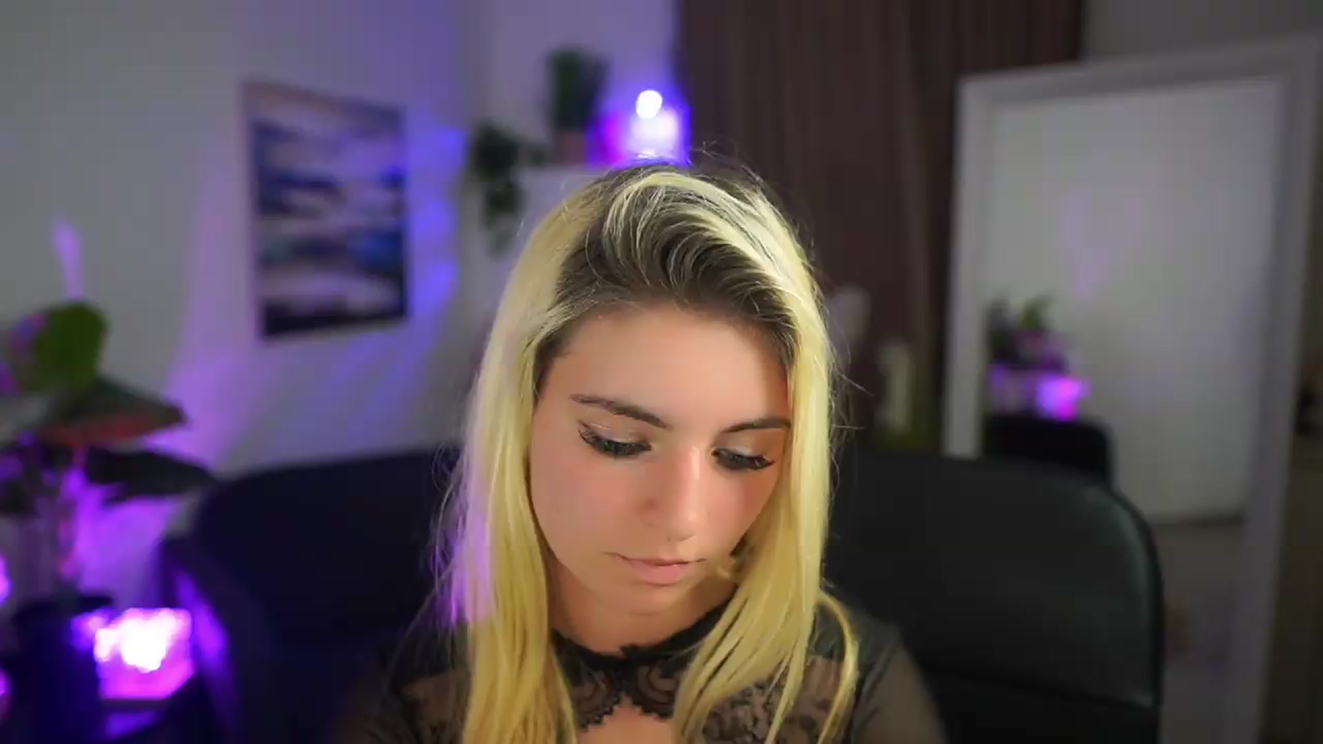 Gallery image thumbnail from Jetpearl74's myfreecams stream on, 05/20/2026, 20:02 image 18 of 20