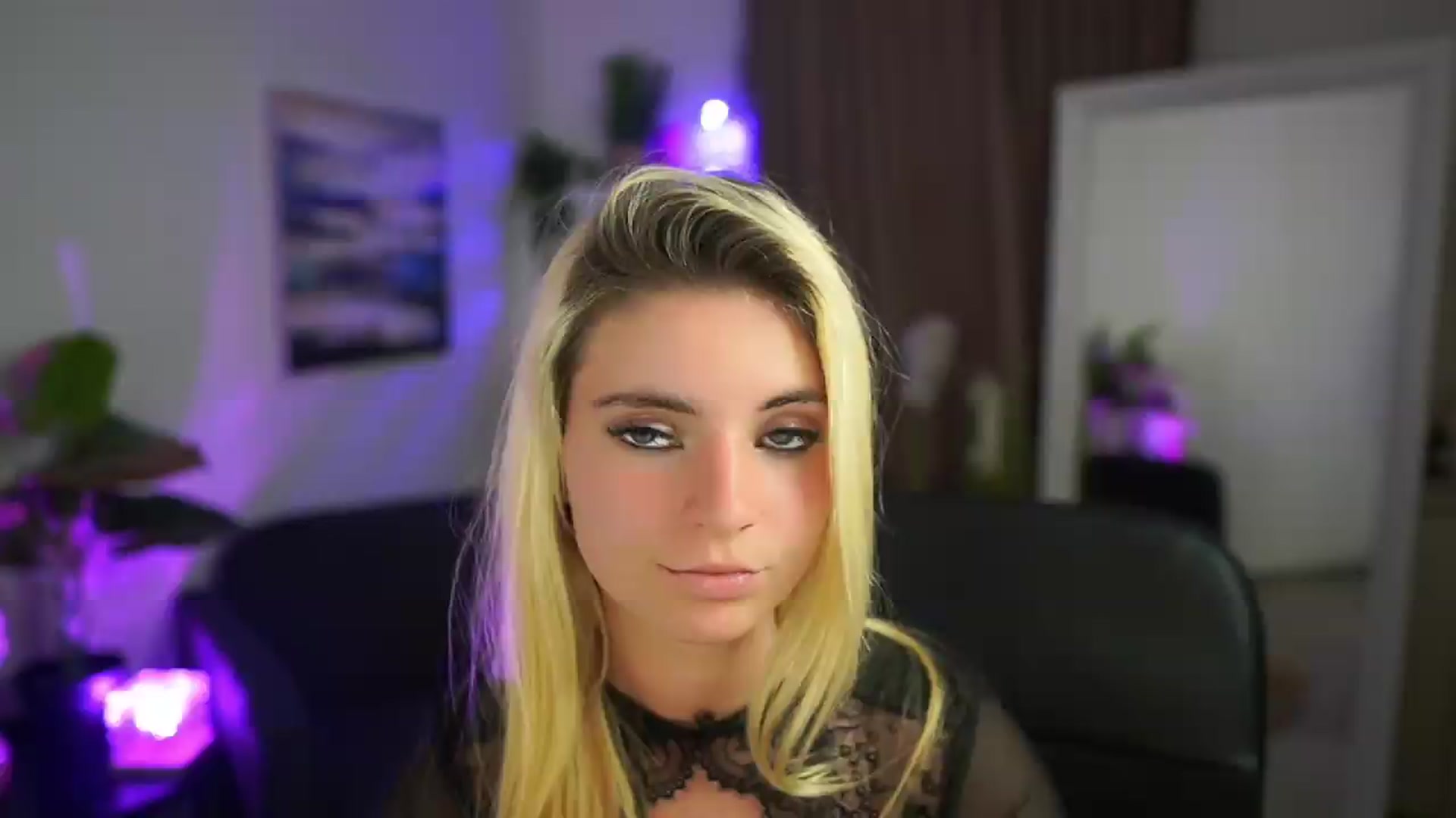 Gallery image thumbnail from Jetpearl74's myfreecams stream on, 05/20/2026, 20:02 image 15 of 20