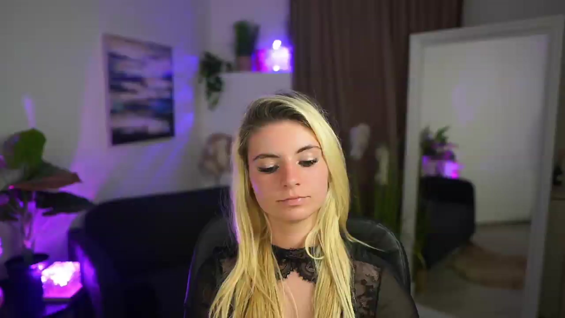 Gallery image thumbnail from Jetpearl74's myfreecams stream on, 05/20/2026, 21:34 image 3 of 20