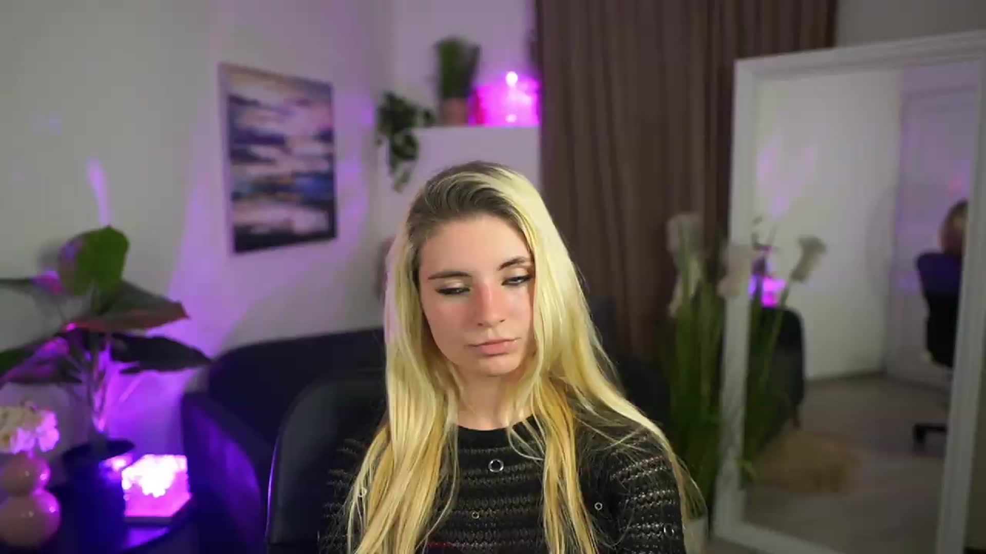 Gallery image thumbnail from Jetpearl74's myfreecams stream on, 05/21/2026, 18:46 image 5 of 20