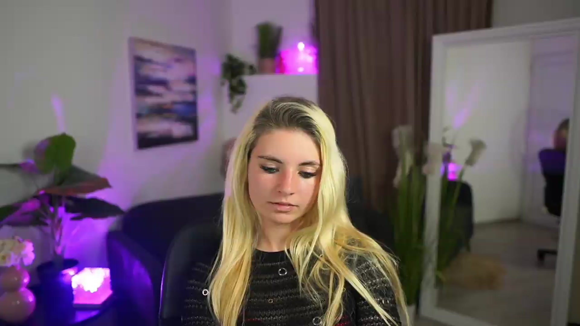 Gallery image thumbnail from Jetpearl74's myfreecams stream on, 05/21/2026, 18:46 image 4 of 20