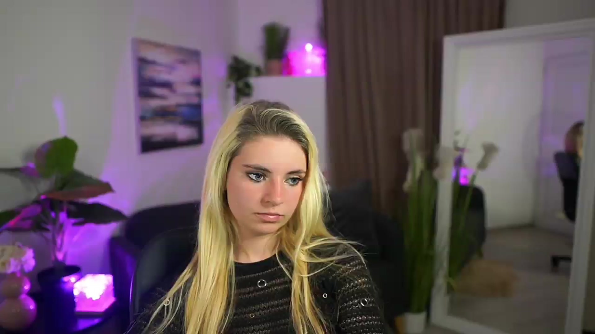 Gallery image thumbnail from Jetpearl74's myfreecams stream on, 05/21/2026, 18:46 image 6 of 20