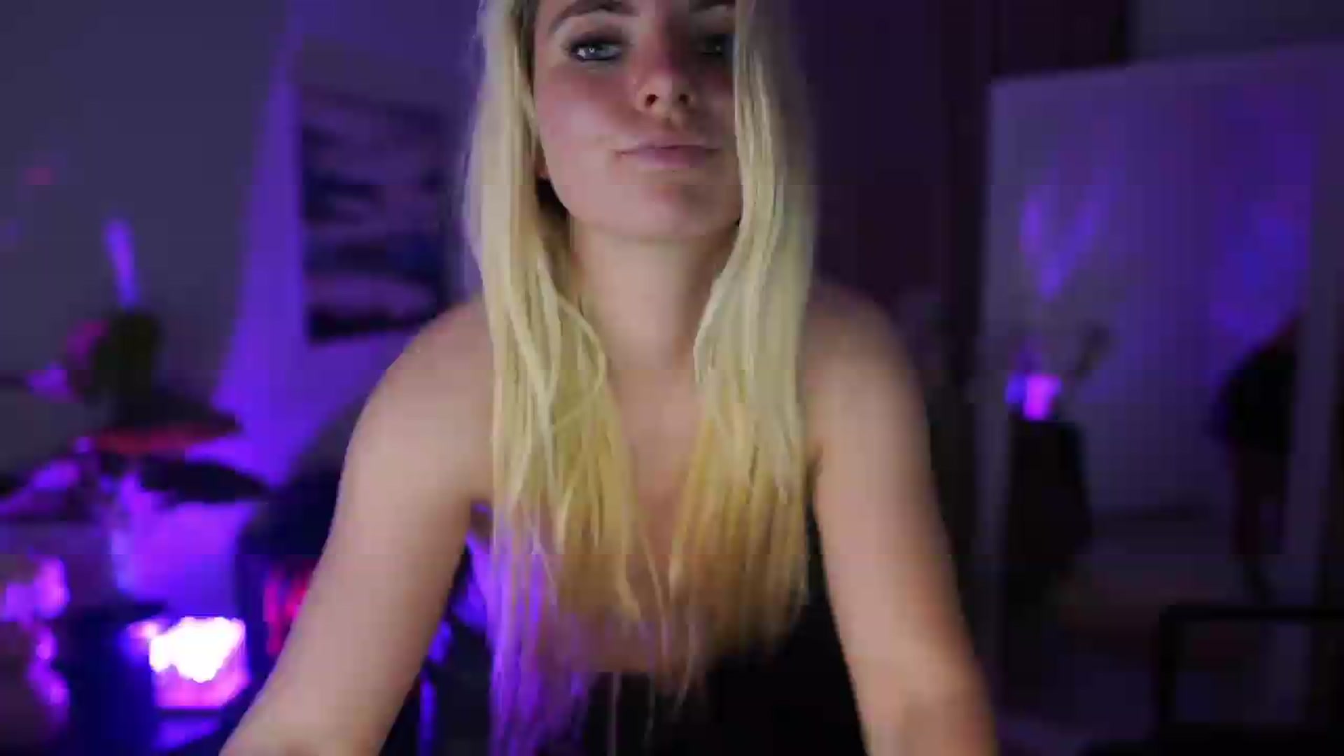 Gallery image thumbnail from Jetpearl74's myfreecams stream on, 05/21/2026, 21:22 image 16 of 20