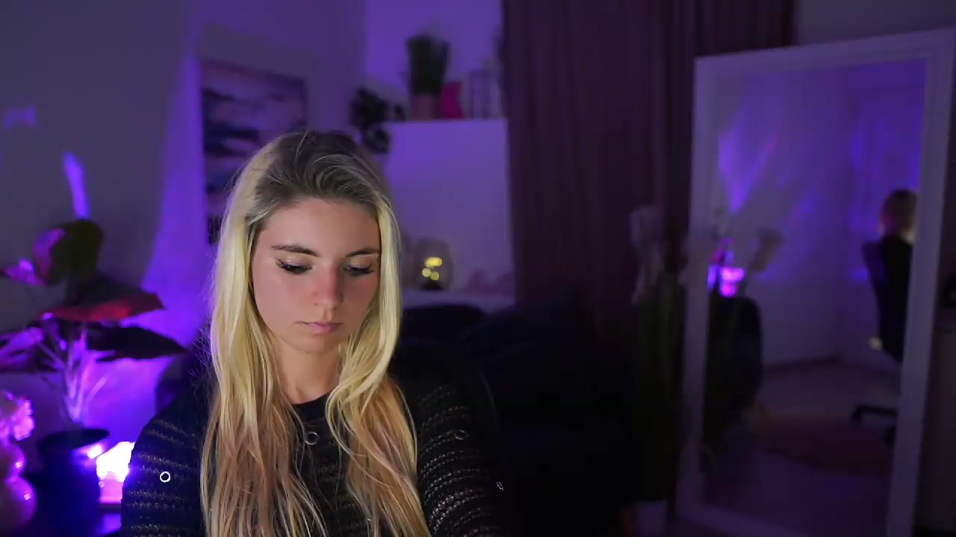 Gallery image thumbnail from Jetpearl74's myfreecams stream on, 05/21/2026, 22:20 image 16 of 20