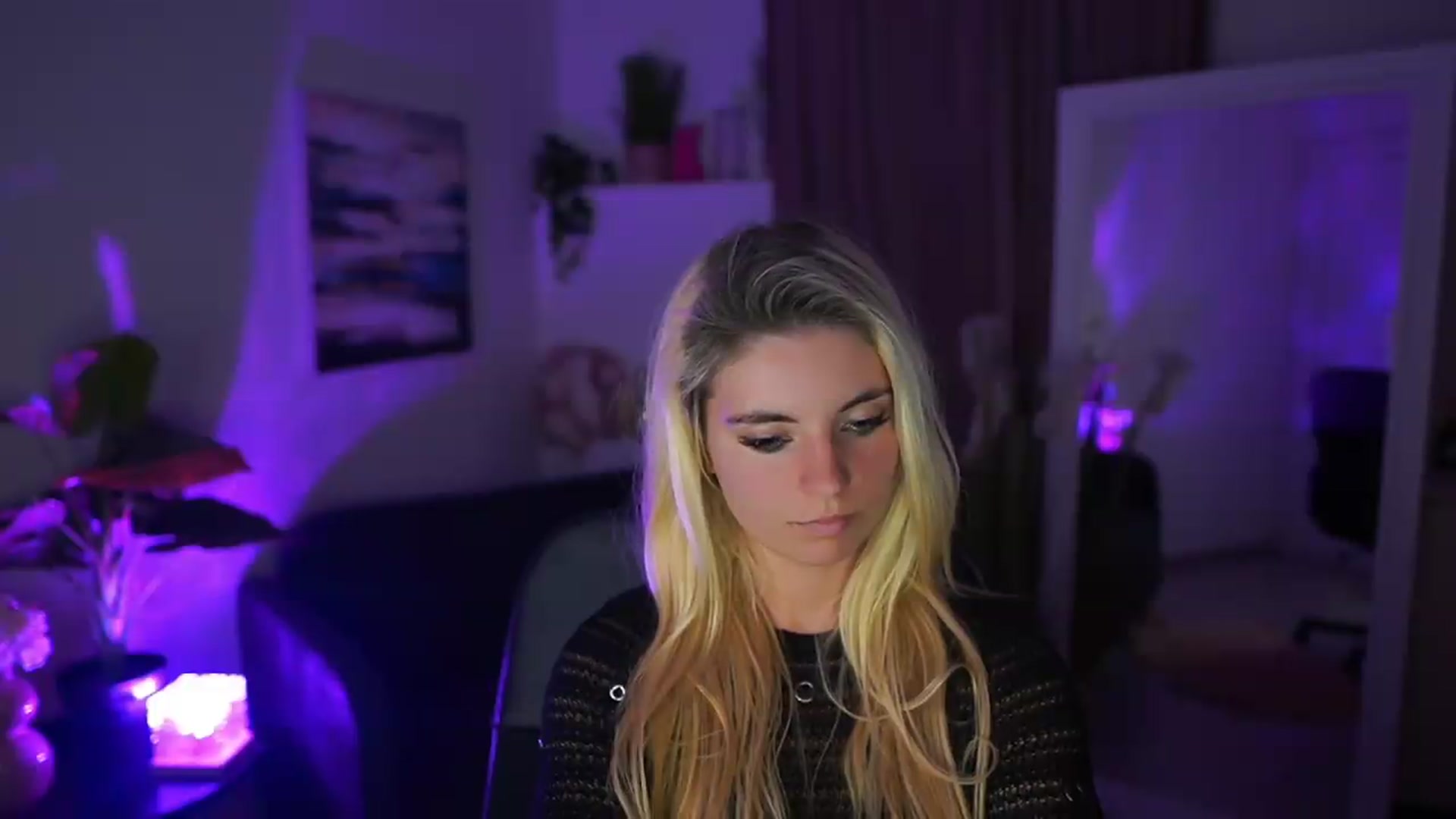 Gallery image thumbnail from Jetpearl74's myfreecams stream on, 05/21/2026, 22:20 image 14 of 20