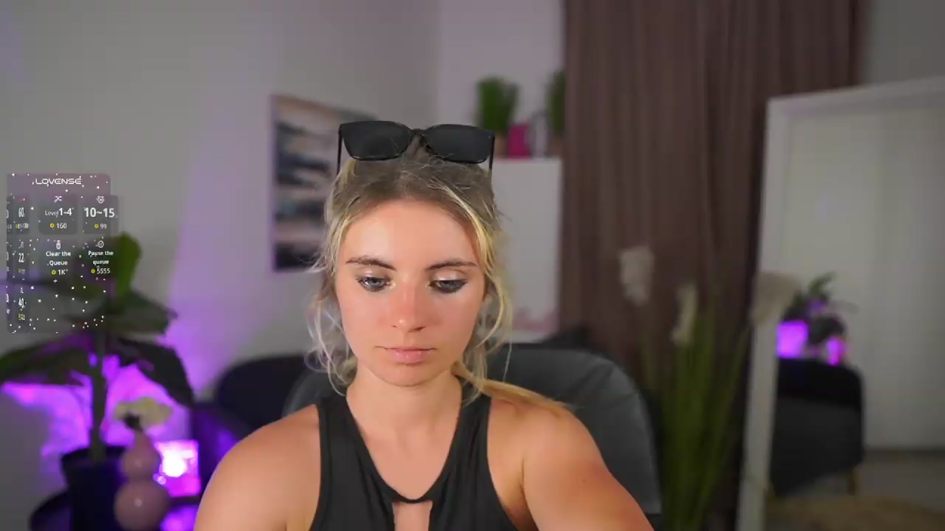 Gallery image thumbnail from Jetpearl74's myfreecams stream on, 06/28/2026, 21:17 image 12 of 20