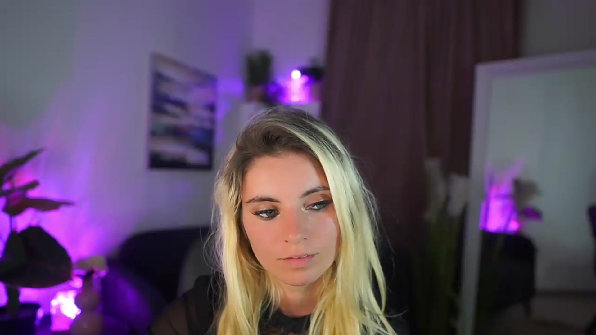 Gallery image thumbnail from Jetpearl74's myfreecams stream on, 07/18/2026, 20:28 image 18 of 20