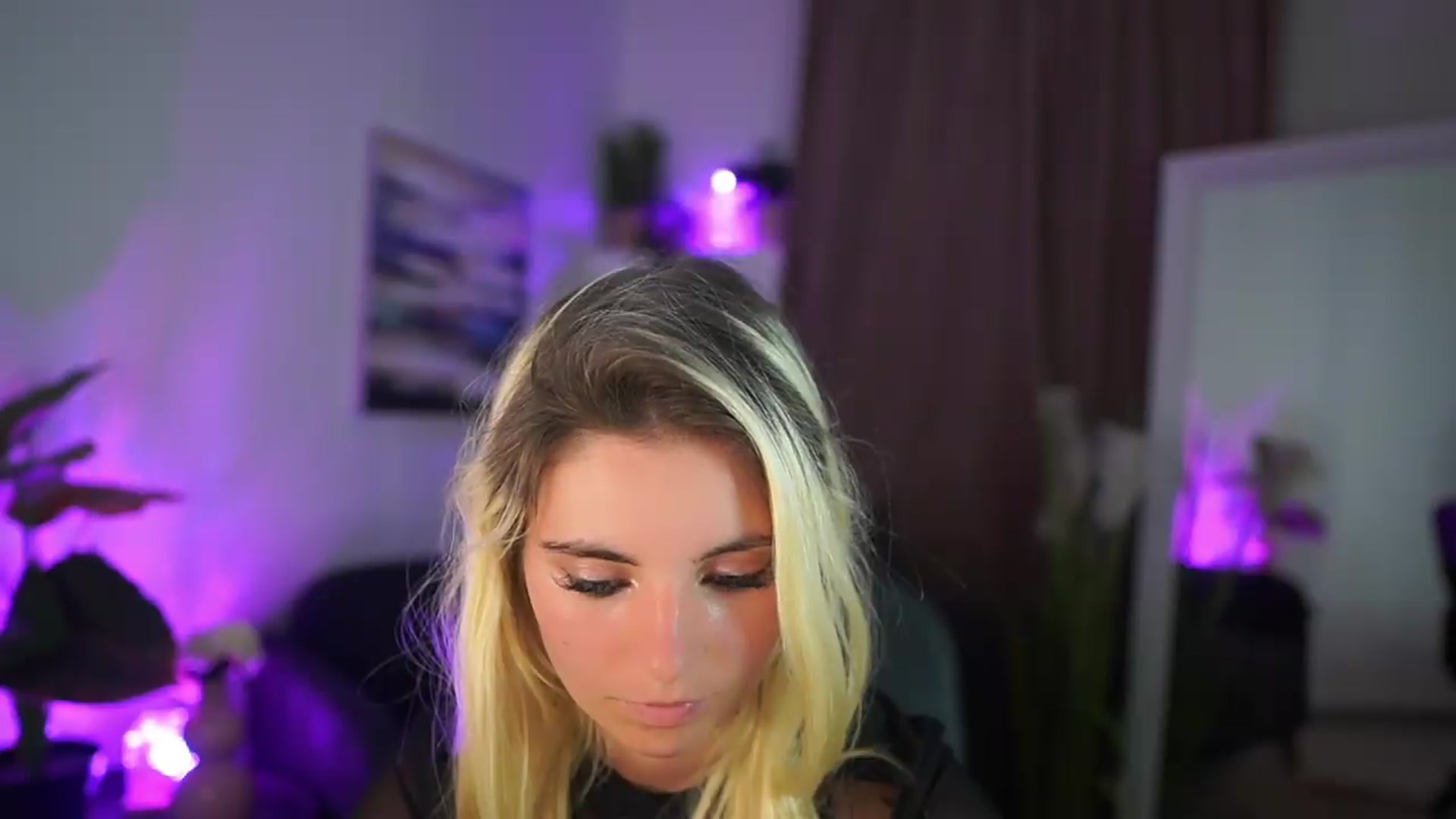 Gallery image thumbnail from Jetpearl74's myfreecams stream on, 07/18/2026, 20:28 image 19 of 20