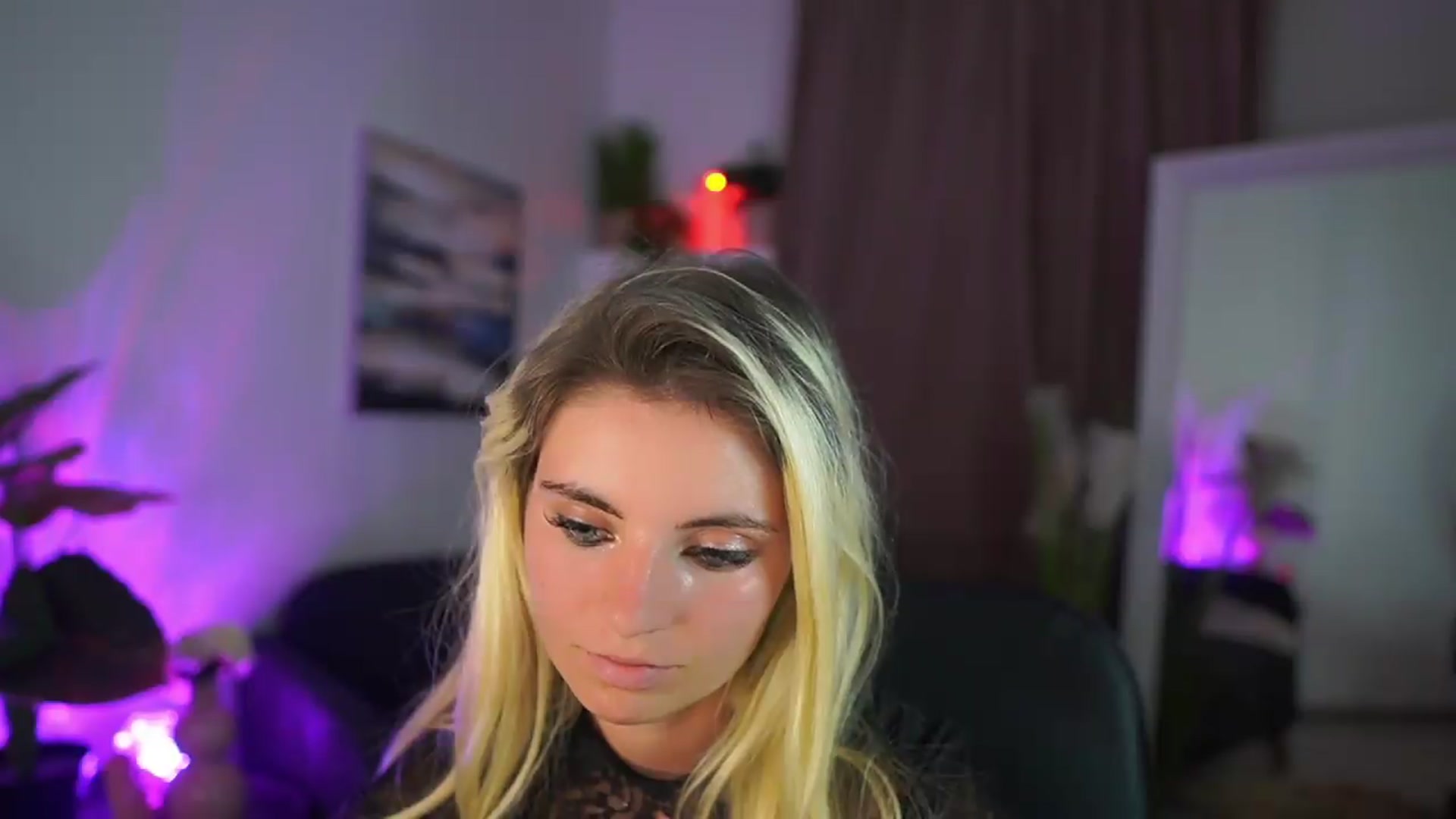 Gallery image thumbnail from Jetpearl74's myfreecams stream on, 07/18/2026, 22:40 image 9 of 20