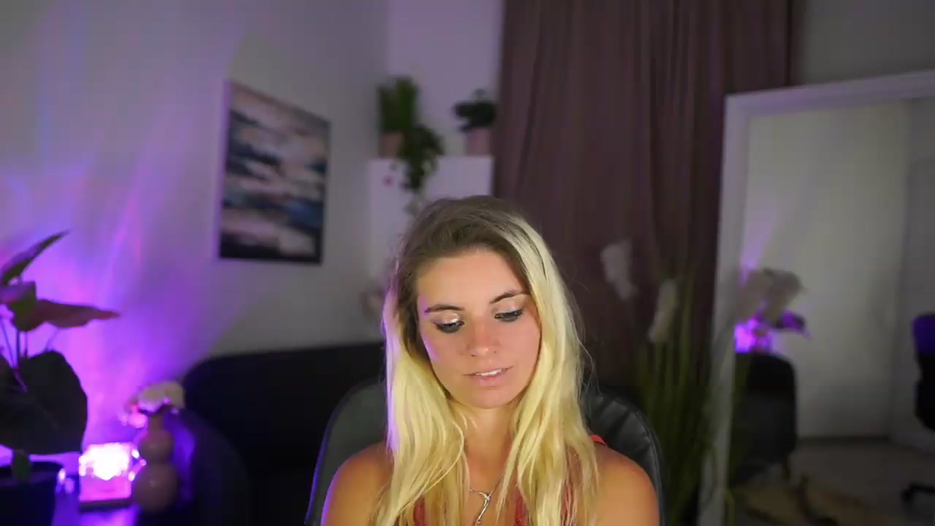 Gallery image thumbnail from Jetpearl74's myfreecams stream on, 09/01/2026, 21:10 image 13 of 20