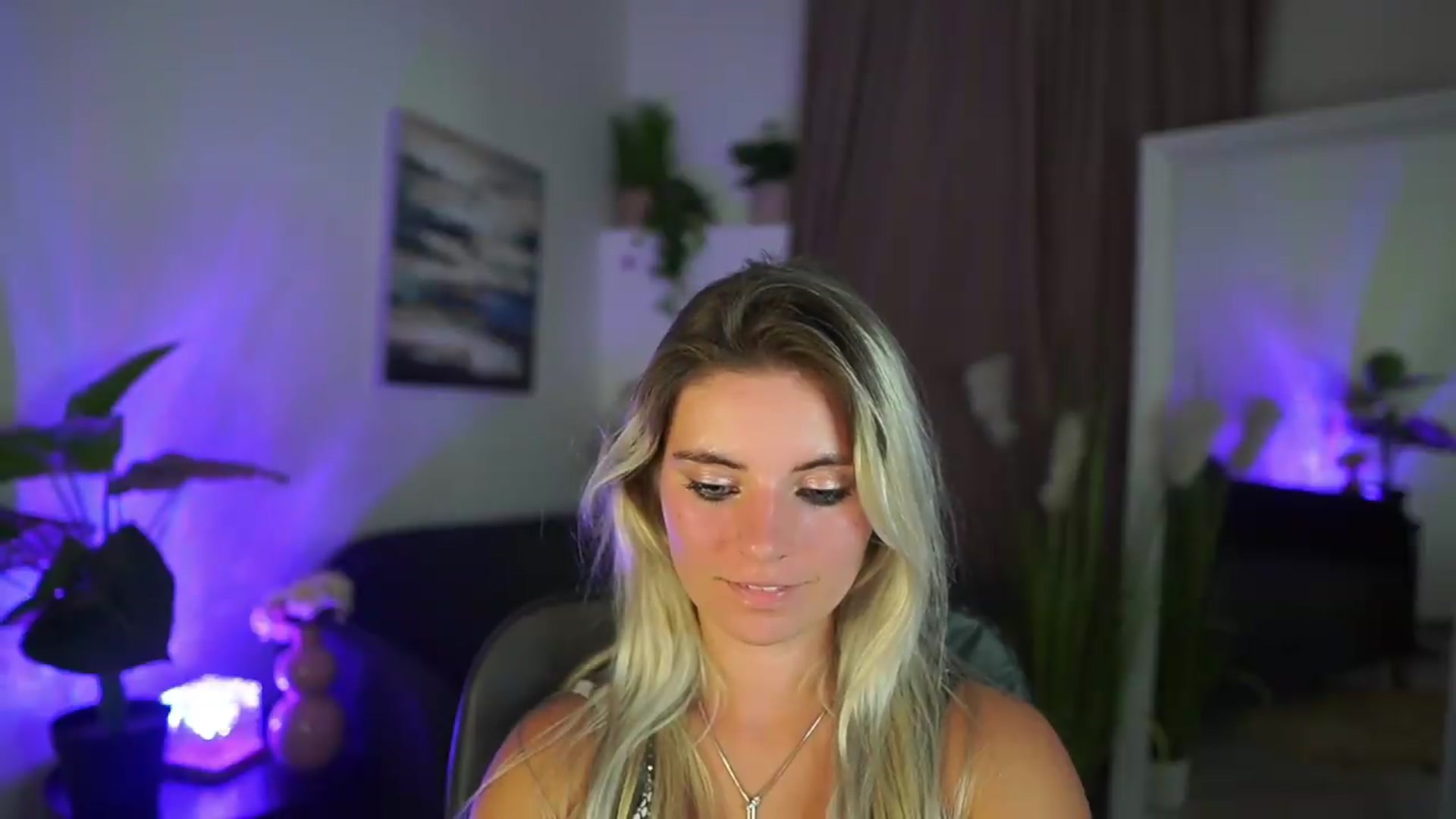 Gallery image thumbnail from Jetpearl74's myfreecams stream on, 09/06/2026, 19:43 image 12 of 20