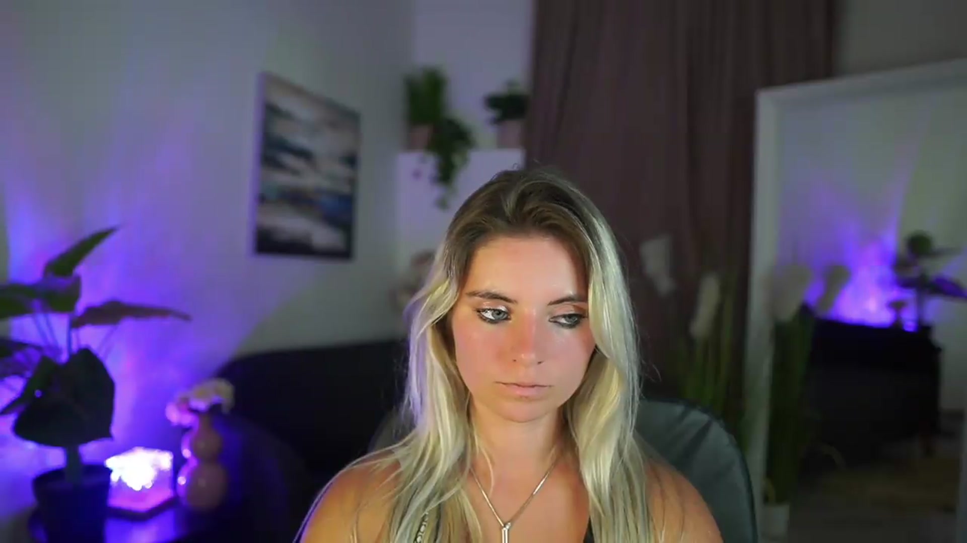 Gallery image thumbnail from Jetpearl74's myfreecams stream on, 09/06/2026, 19:43 image 16 of 20