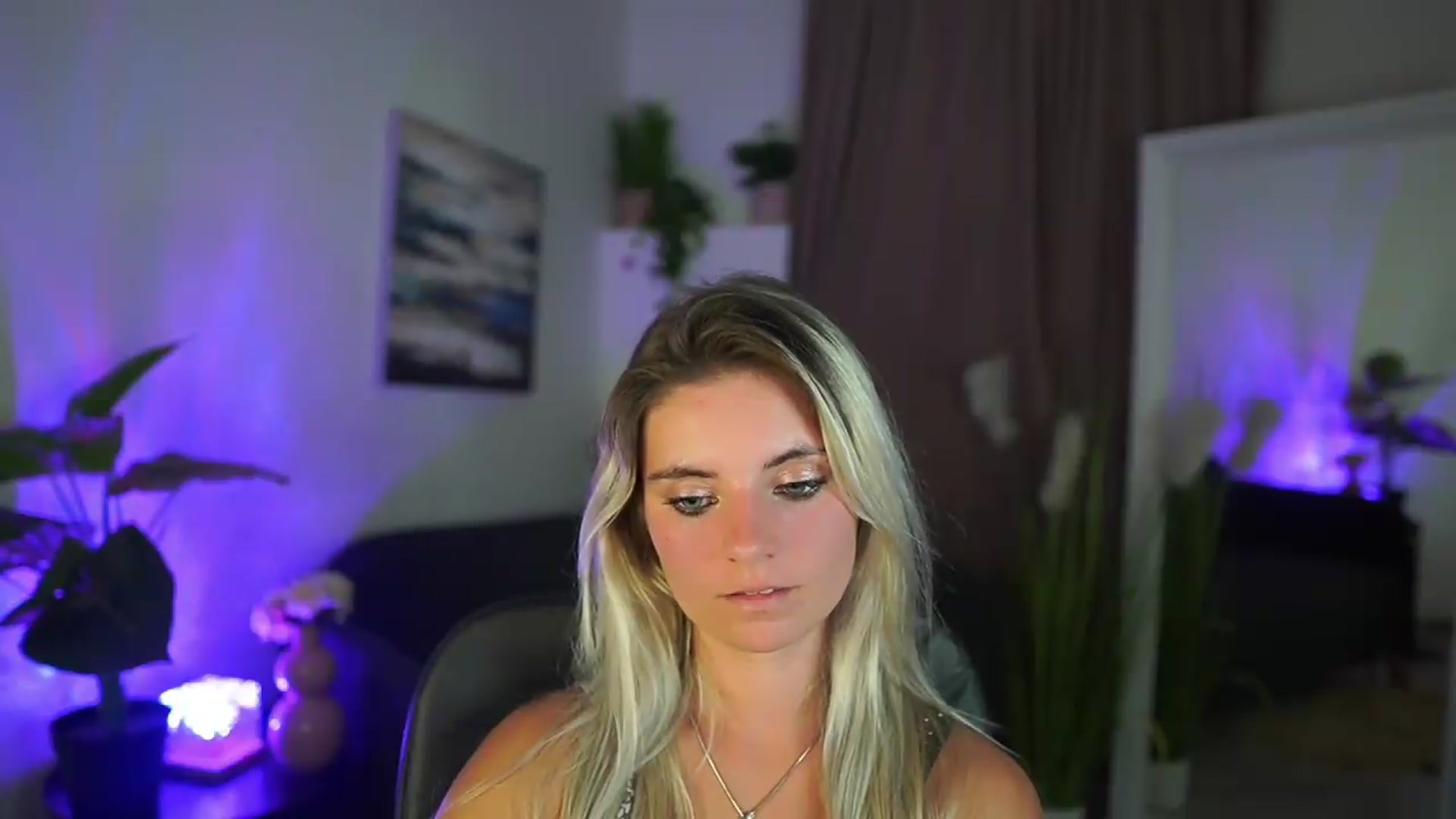 Gallery image thumbnail from Jetpearl74's myfreecams stream on, 09/06/2026, 19:43 image 14 of 20